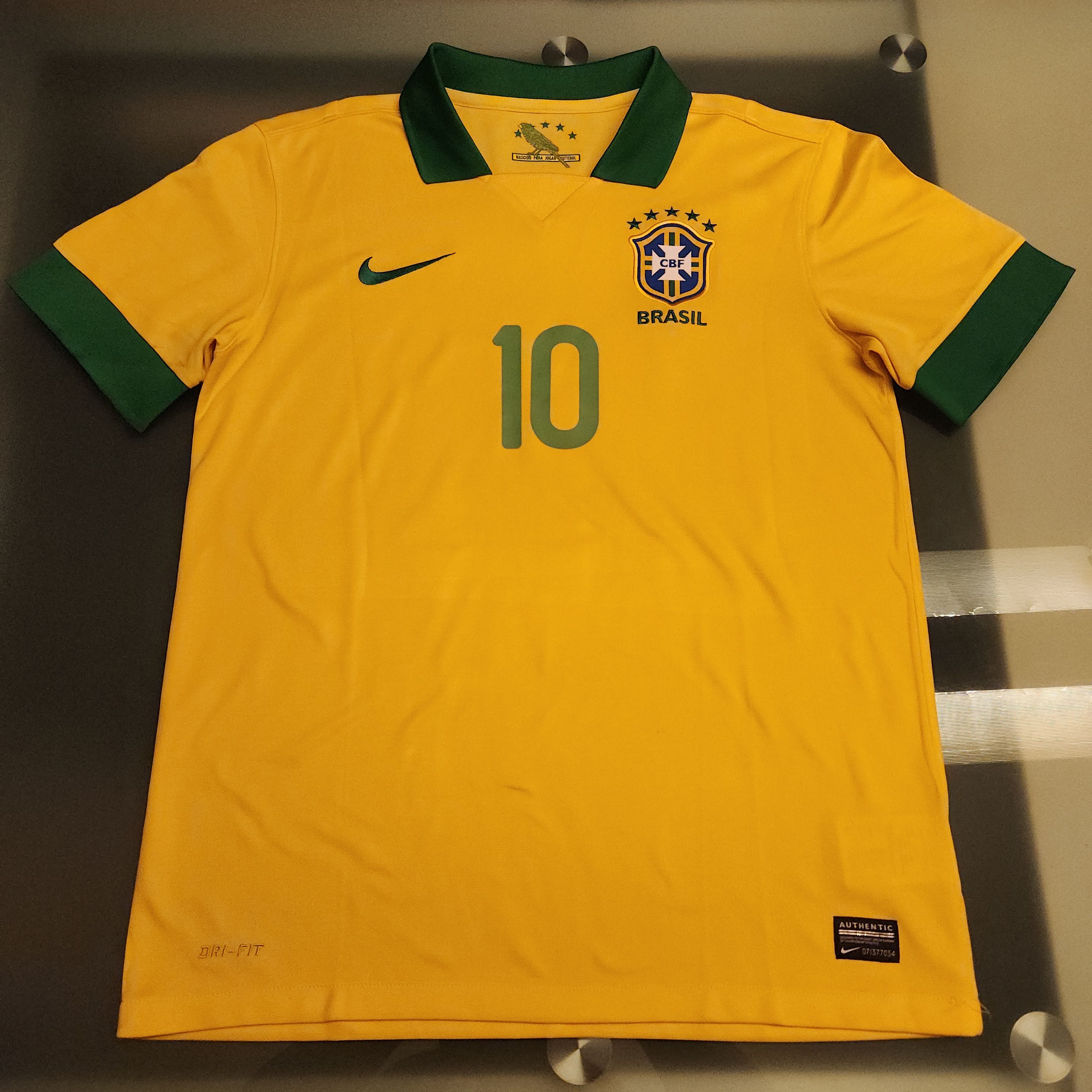 Nike Authentic Brazil RONALDINHO 2013-2014 13/14 Home Jersey Size US M / EU 48-50 / 2 - 3 Thumbnail