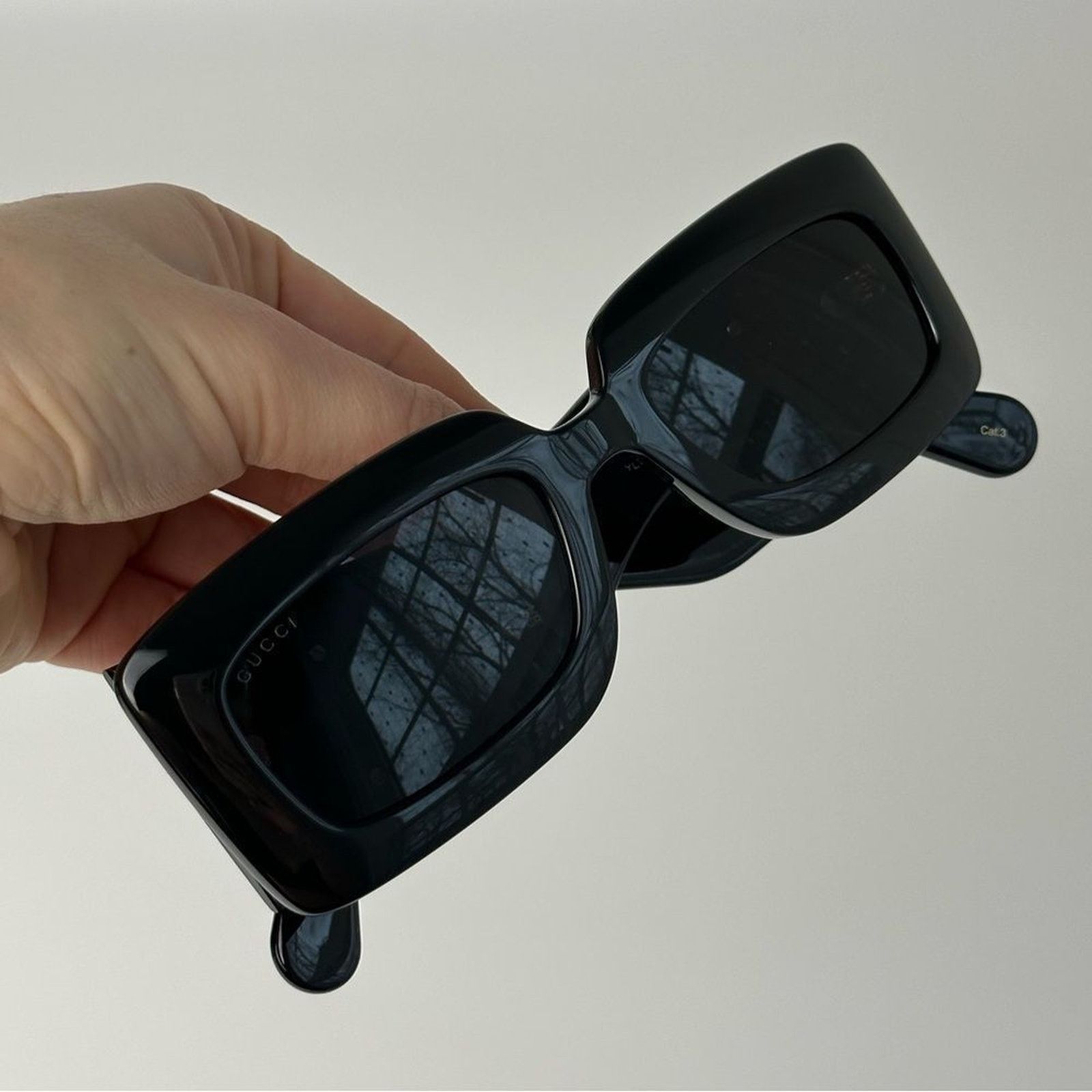 Gucci BRAND NEW GUCCI GG0811S 001 Black/Grey Unisex Sunglasses Size ONE SIZE - 9 Thumbnail