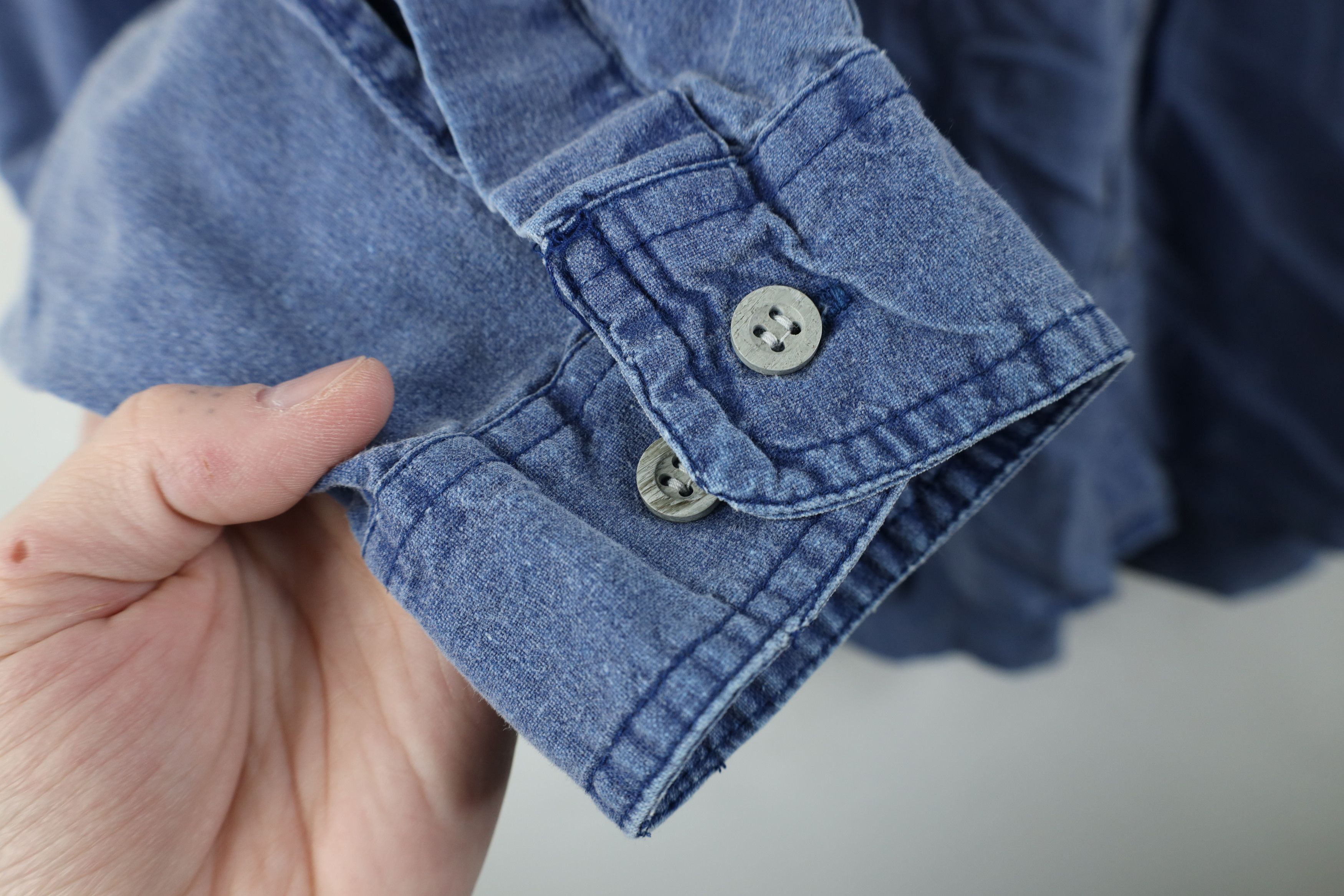 Vintage Vintage 90s Streetwear Stonewash Button Shirt Blue Cotton Size US M / EU 48-50 / 2 - 5 Thumbnail