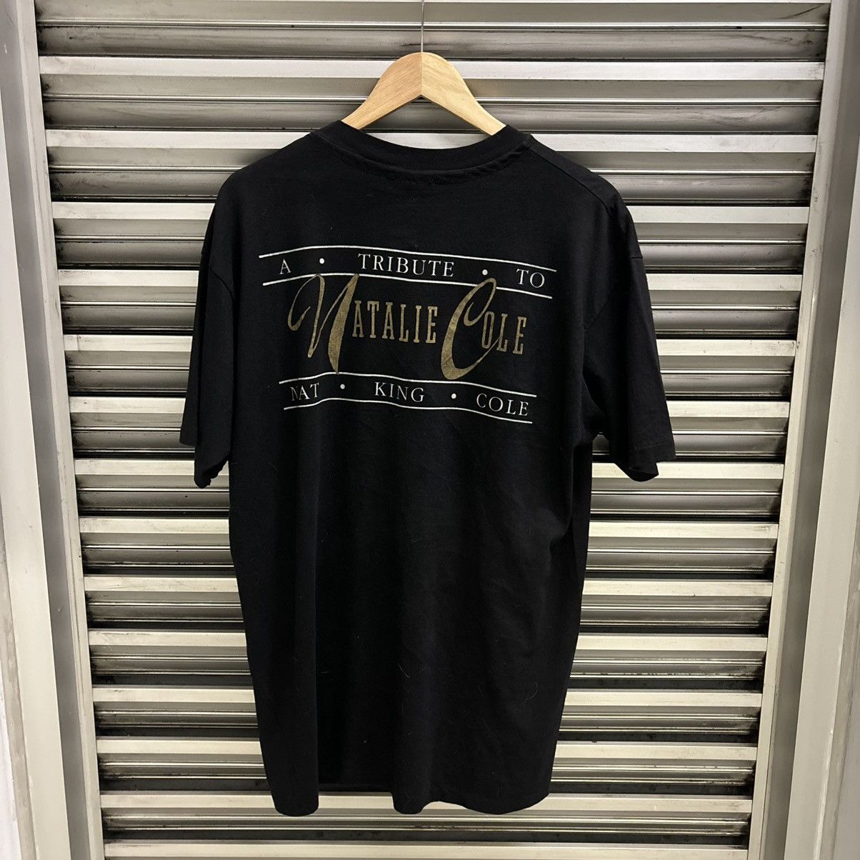 Band Tees × Vintage Vintage Natalie Cole Tribute Tee – Hanes Beefy-T XL Size US XL / EU 56 / 4 - 4 Thumbnail