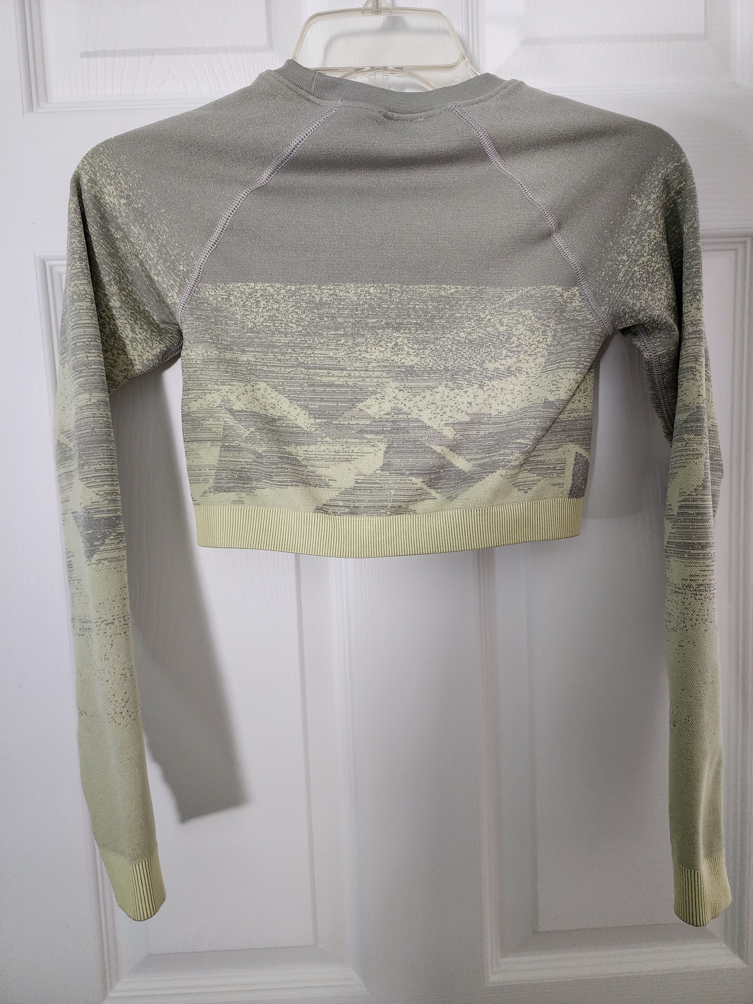 Gymshark Gymshark Adapt Ombre Crop Top Green B1A9X Size Small Size S / US 4 / IT 40 - 2 Thumbnail
