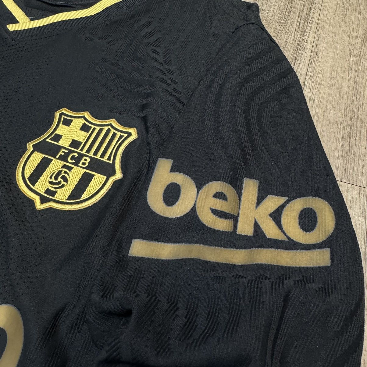Nike Barcelona 20/21 player issue L/S away shirt #3 Pique Size US L / EU 52-54 / 3 - 7 Thumbnail