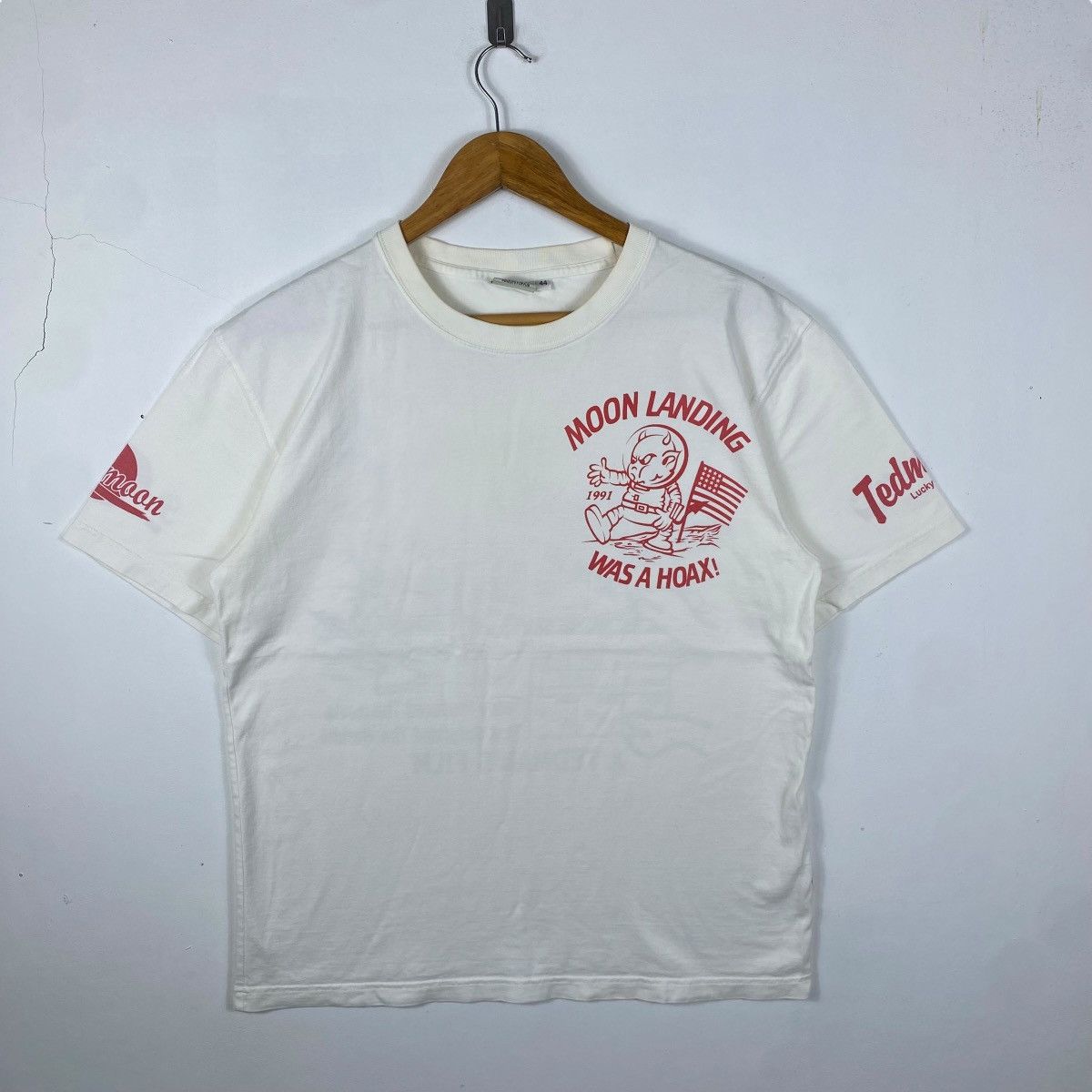 Tedman Japanese Brand TEDMAN Moon Landing Was A Hoax Graphic Tee Size US M / EU 48-50 / 2 - 5 Thumbnail