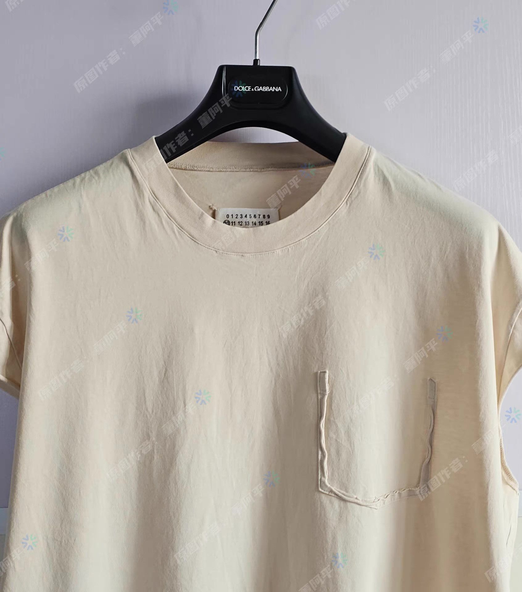 Maison Margiela Maison Margiela men's short-sleeve T-shirt Q4 Size US L / EU 52-54 / 3 - 2 Thumbnail