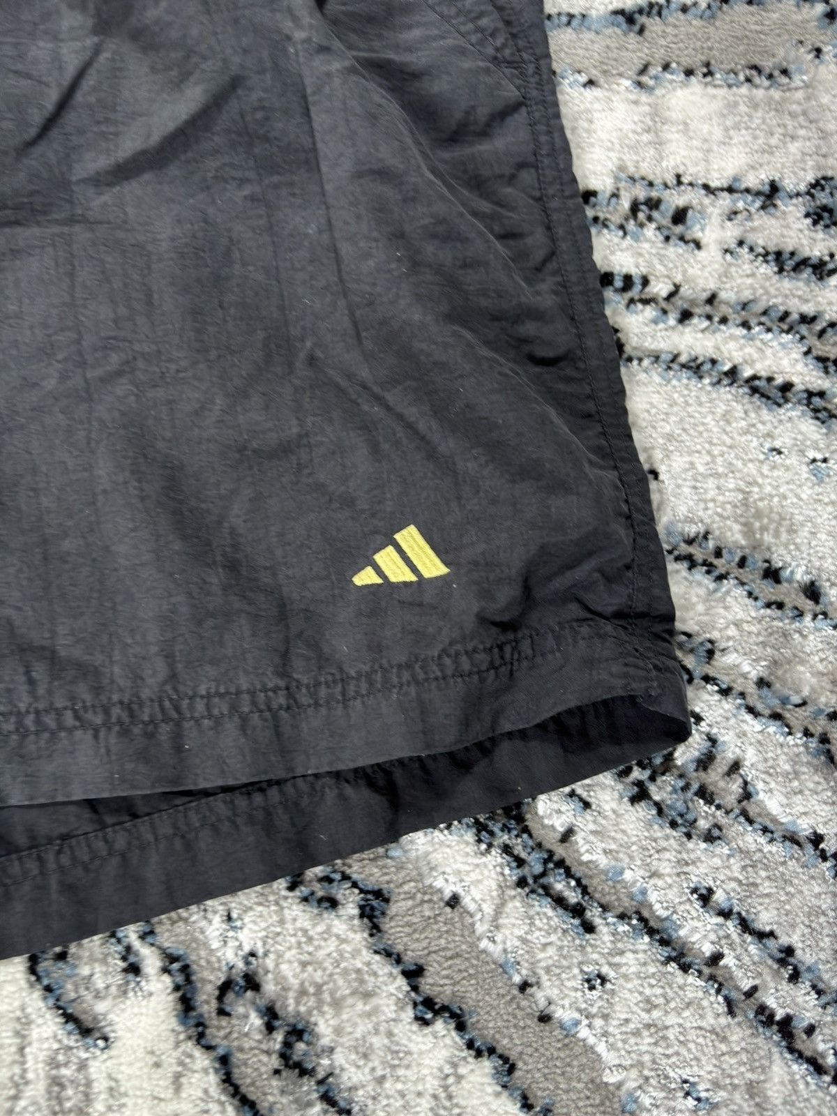 Adidas Vintage Adidas shorts streetwear y2k style casual xl Size US 34 / EU 50 - 2 Thumbnail