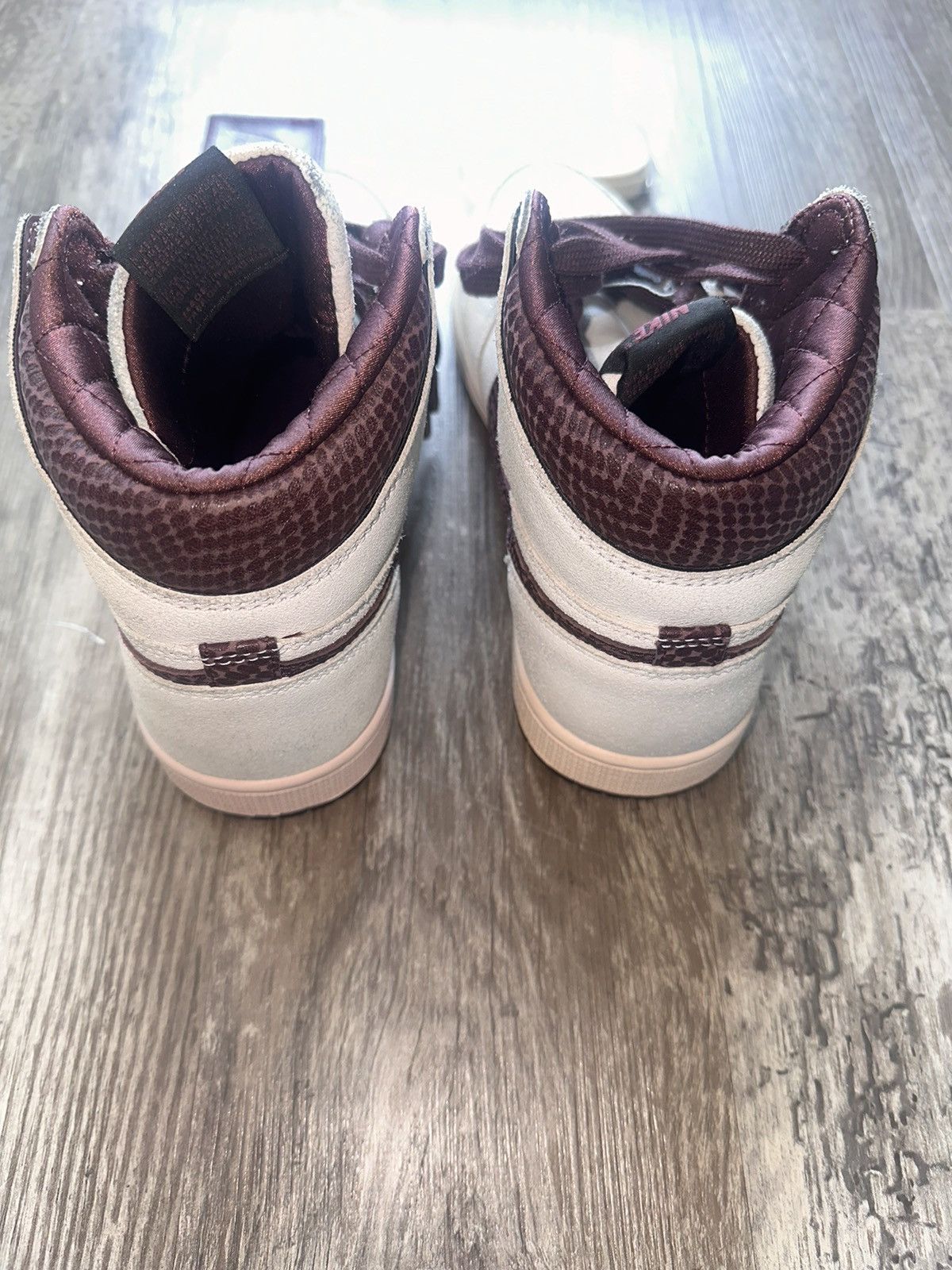 A Ma Maniere × Jordan Brand × Nike A Ma Maniere x Air Jordan 1 High OG Sail Burgundy US8 Size US 8 / EU 41 - 7 Thumbnail