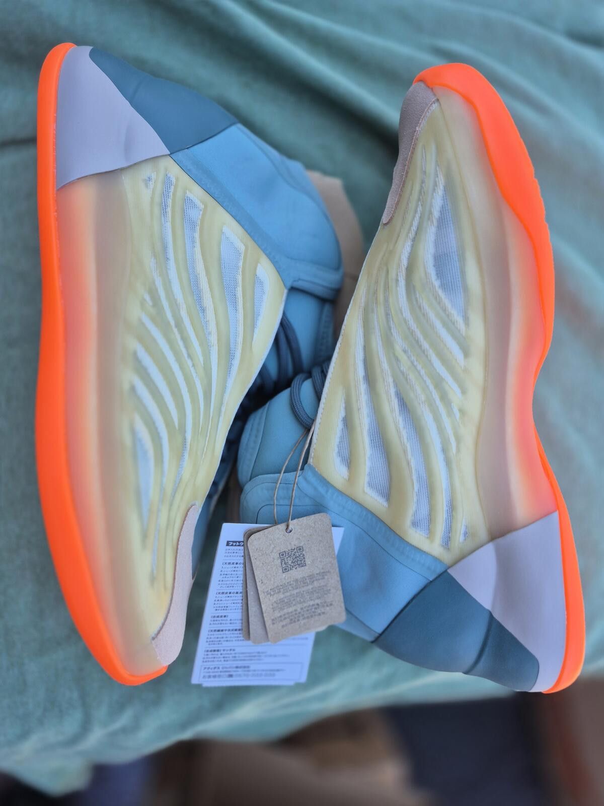 Yeezy Adidas YZY QNTM Hi Res Coral Orange Boost Style Mens Sz 10.5 Size US 10.5 / EU 43-44 - 3 Thumbnail