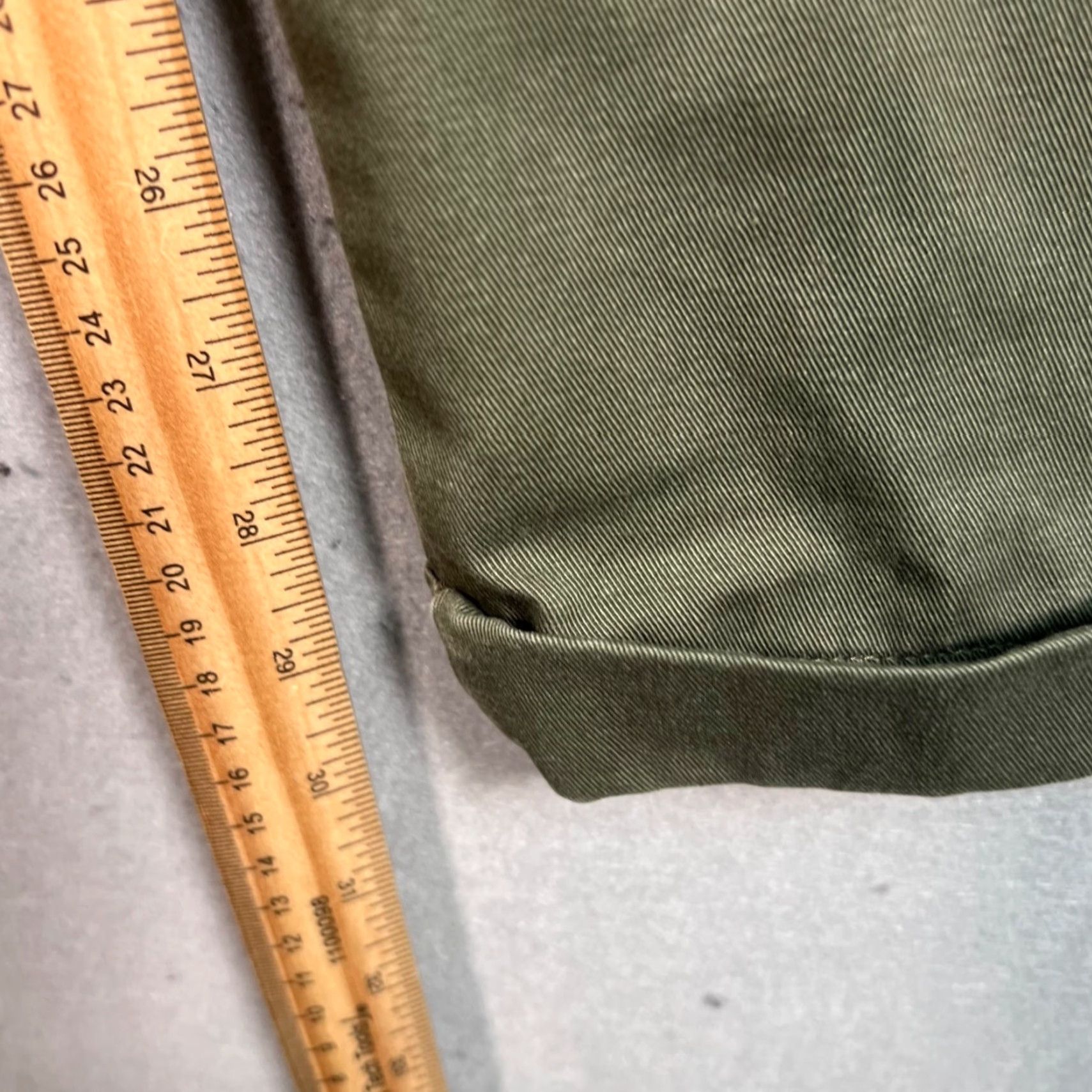 Gap Gap Khakis Relaxed Fit Mens Pants Size 31 x 32 Olive Green Cotton Size US 31 - 7 Thumbnail