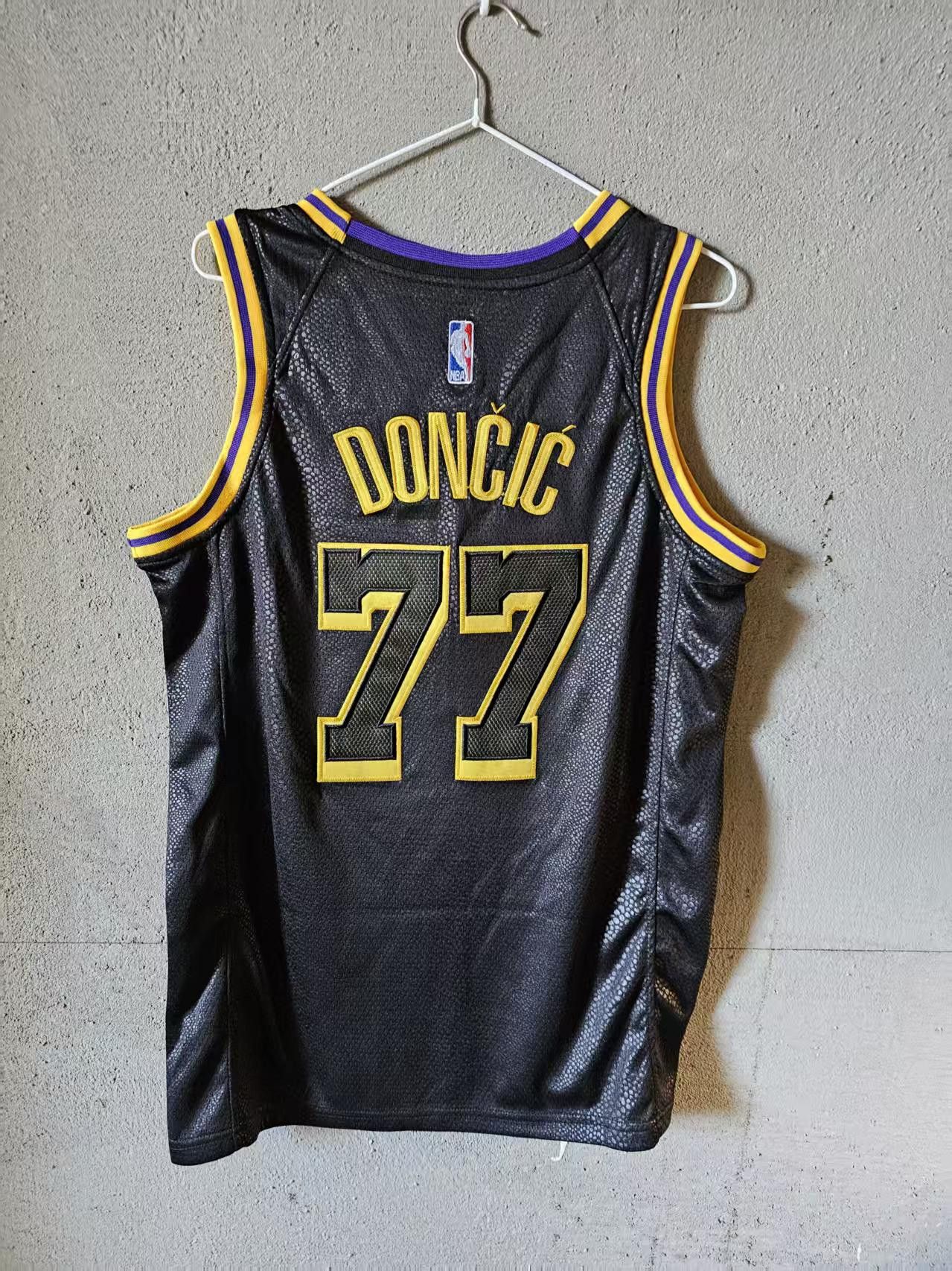 NBA Luka Dončić Jersey Los Angeles Lakers 77 Double Stitched Size US XXL / EU 58 / 5 - 1 Thumbnail