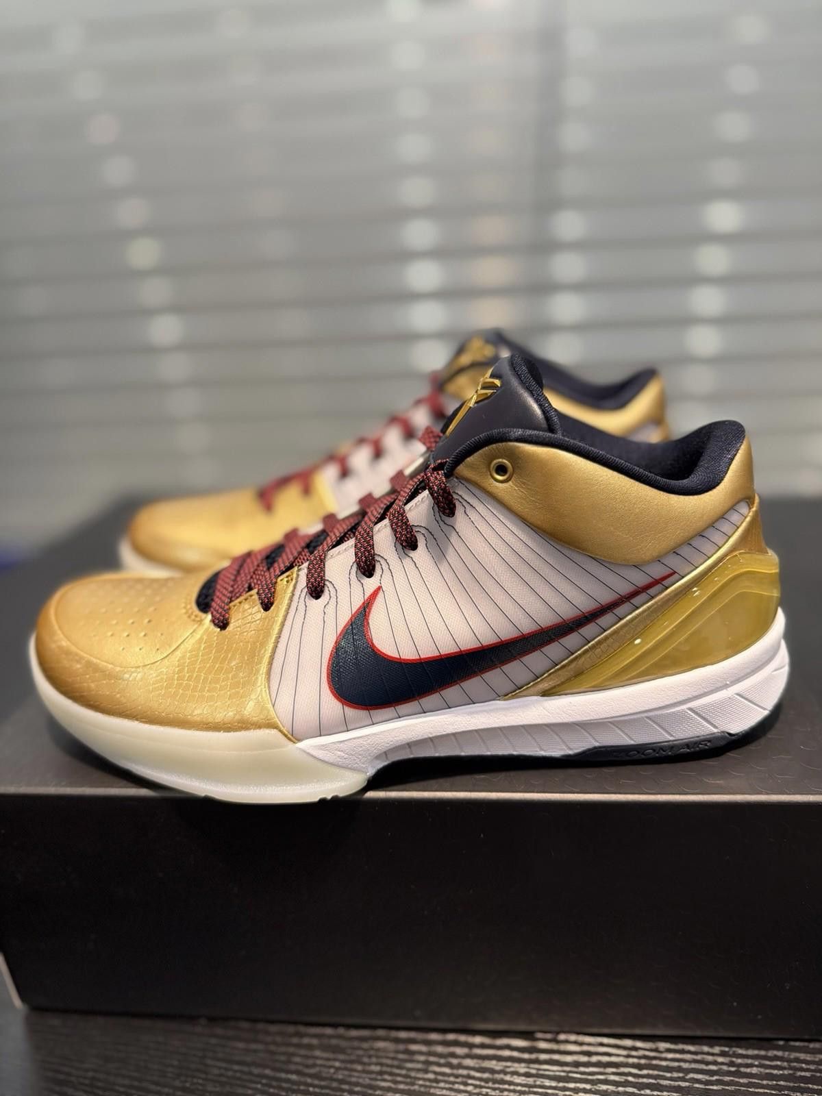 Nike Nike Kobe IV Protro Gold Medal 10.5 Kobe Zoom 4 Gold Medal Size US 10.5 / EU 43-44 - 3 Thumbnail