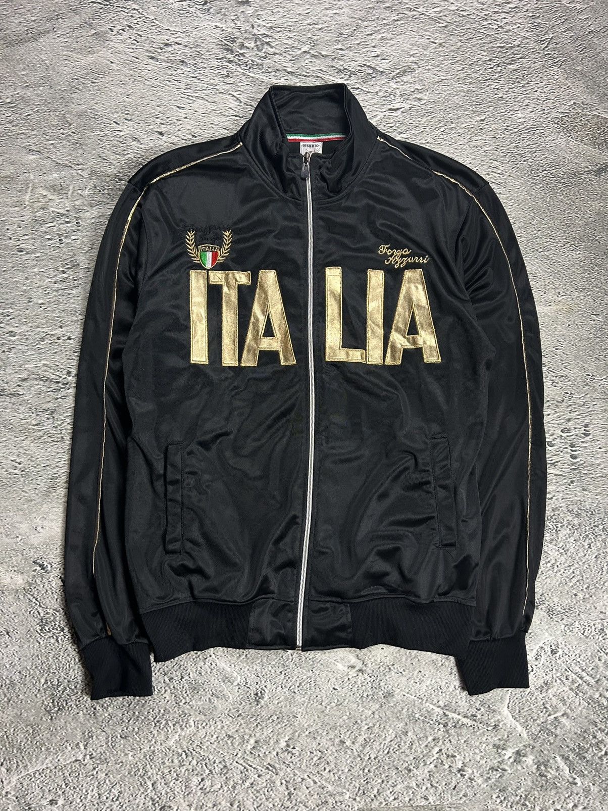 Other Italia zip sweatshirt vintage Y2K big logo black gold Italy Size US L / EU 52-54 / 3 - 1 Thumbnail