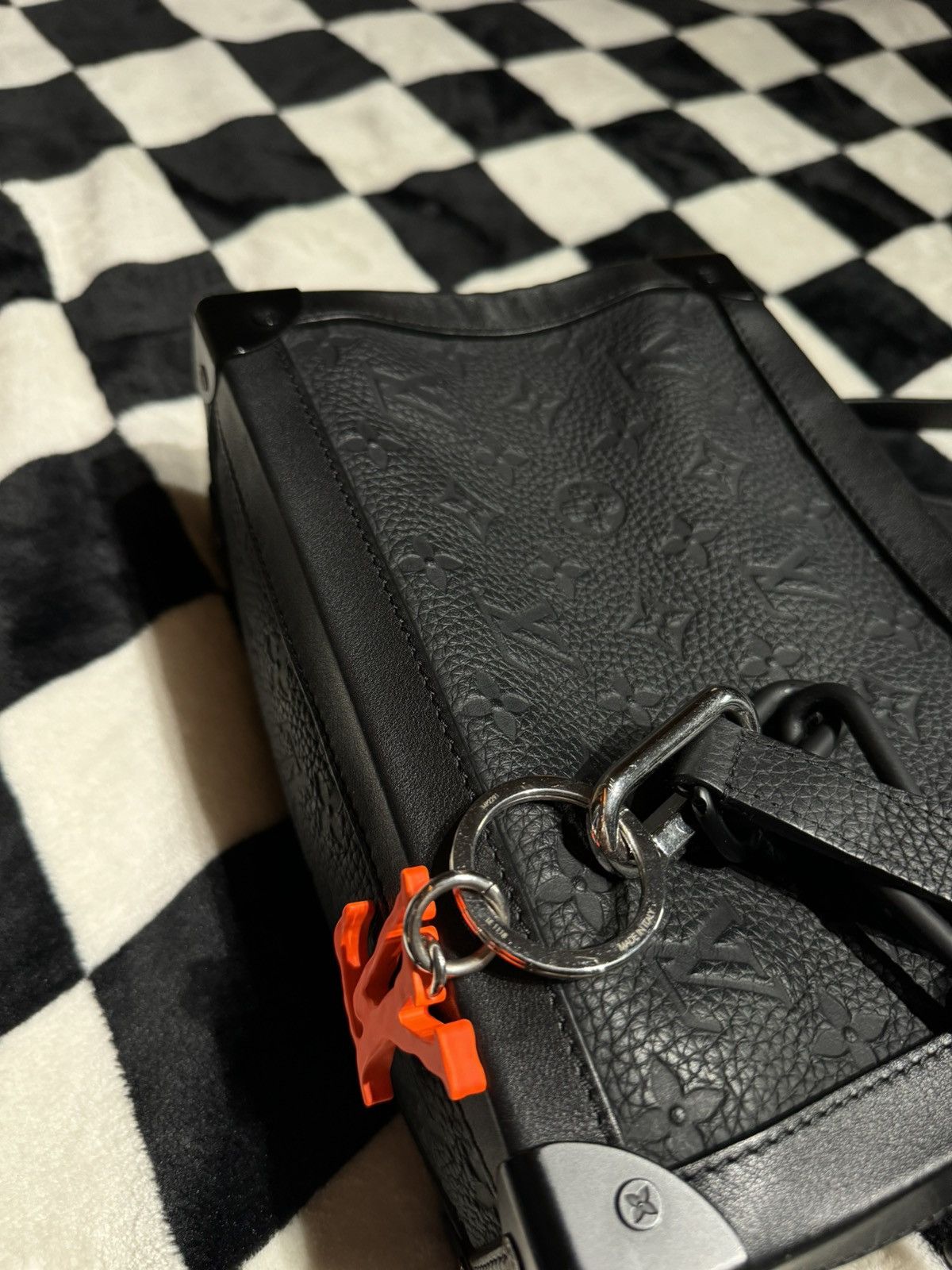 Louis Vuitton $736 VIRGIL ABLOH KEYCHAIN SOLAR RAY LV CARABINER CHARM Size ONE SIZE - 3 Thumbnail