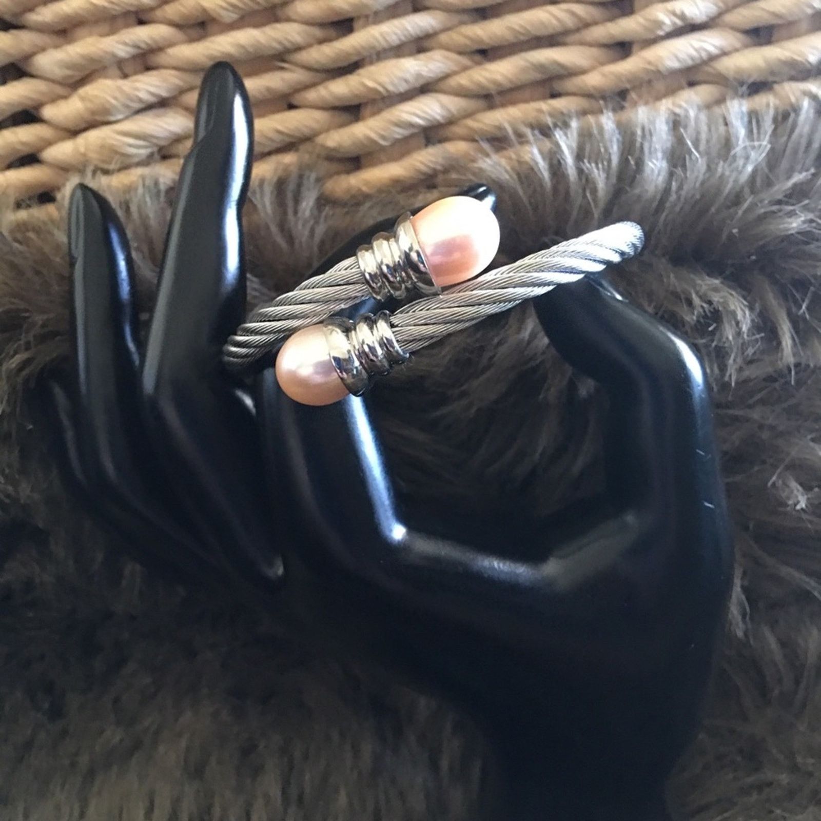 Vintage Vintage 90s silver tone coil peach pearl bracelet Size ONE SIZE - 2 Thumbnail