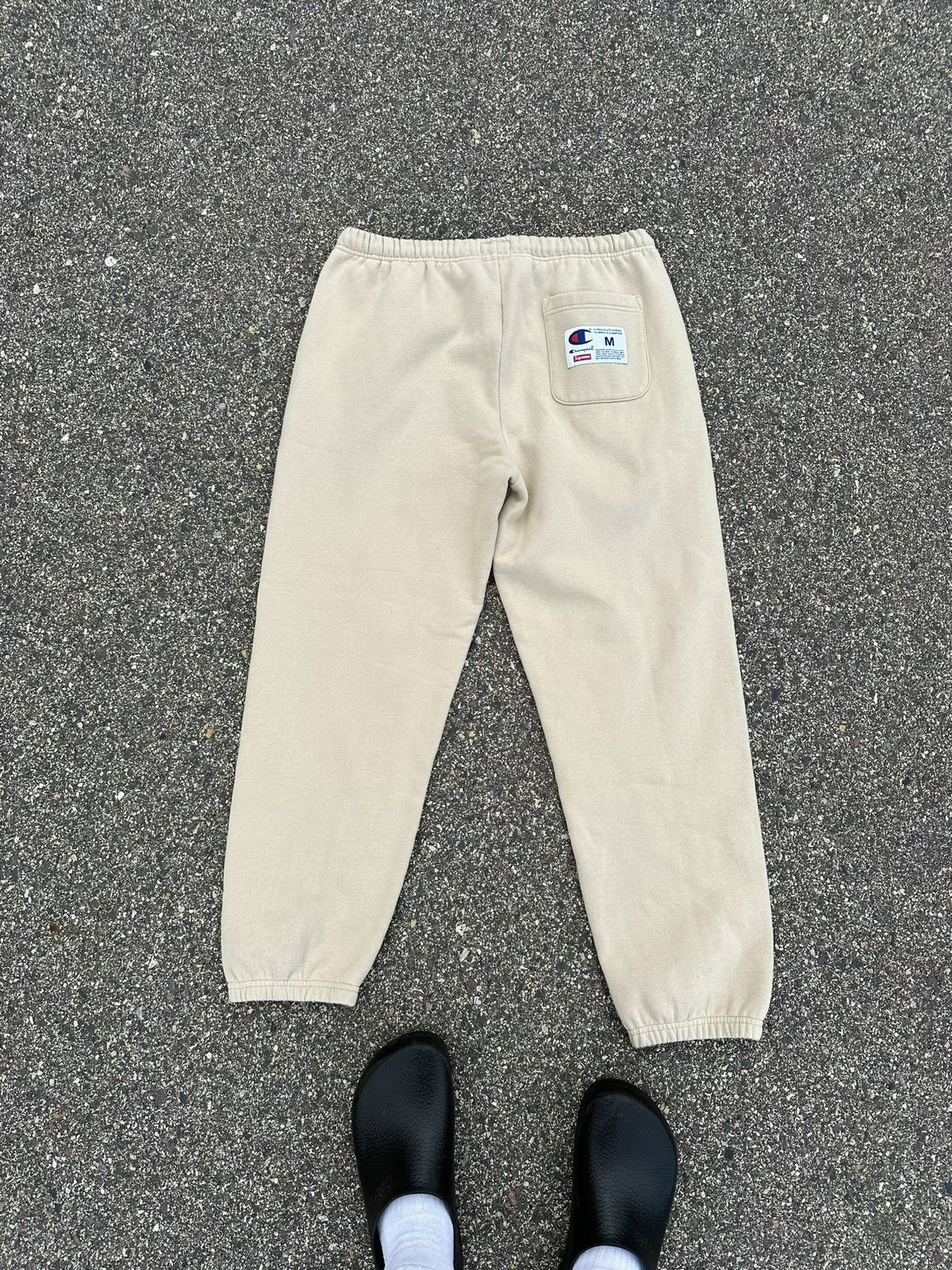Champion × Supreme Supreme x Champion cream sweatpants Size US 34 / EU 50 - 2 Thumbnail