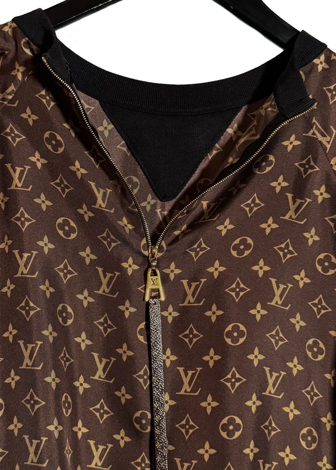 Louis Vuitton Louis Vuitton 2021 Brown Monogram Silk Sporty Sweater Size M / US 6-8 / IT 42-44 - 6 Thumbnail