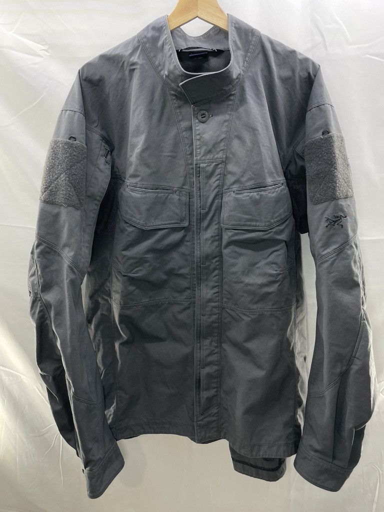 image of Arcteryx Leaf Recce Ar Gen 1 Wolf Cotton Nylon Shirt in Wolf Grey, Men's (Size 2XL)