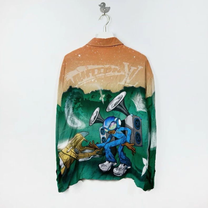 Louis Vuitton Louis Vuitton 23 New Alien Dark Logo Stereo Shirt Size US L / EU 52-54 / 3 - 2 Thumbnail