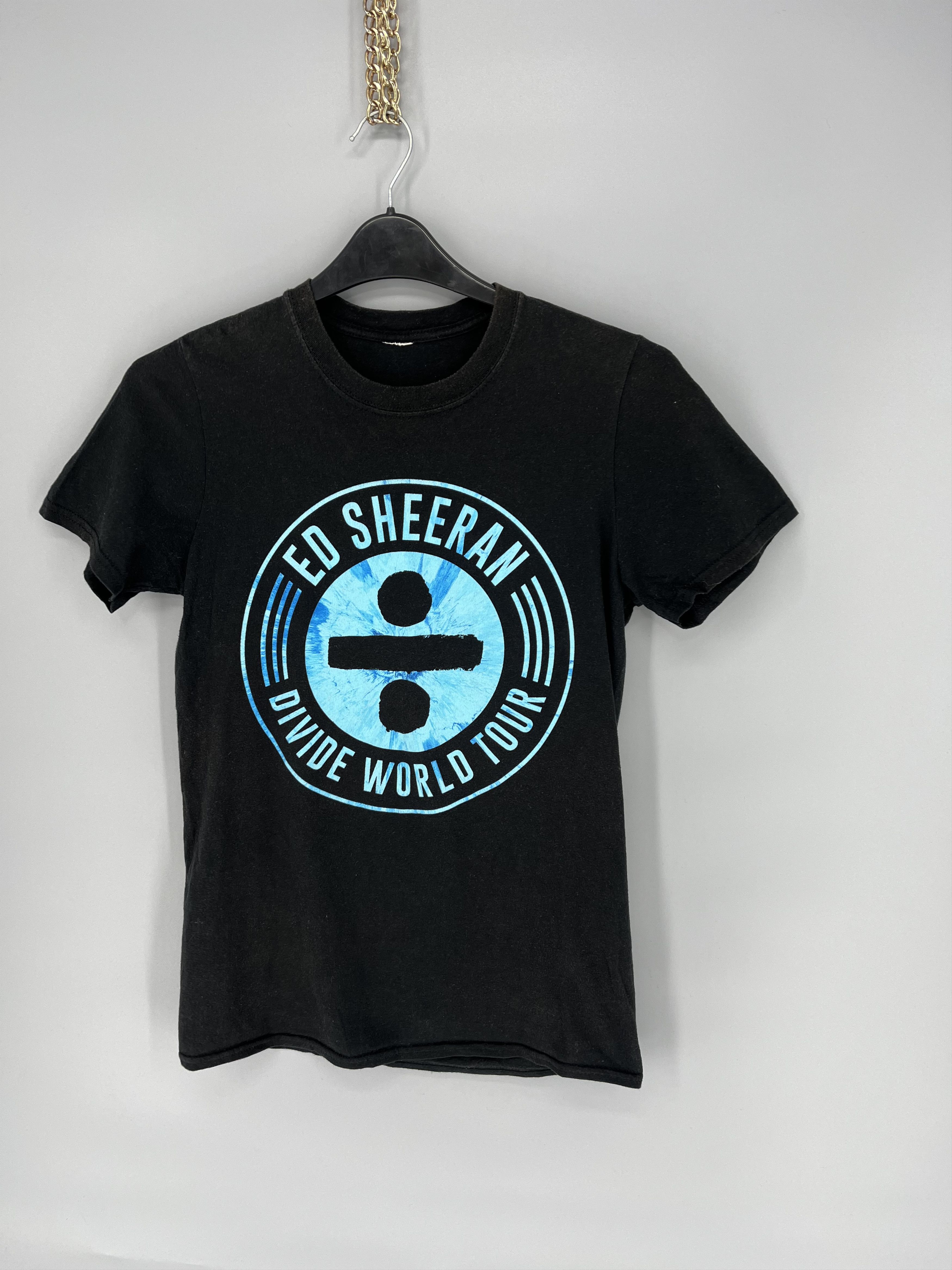 Band Tees Vintage Y2K Ed Sheeran Divide World Tour T-Shirt Size US S / EU 44-46 / 1 - 3 Thumbnail