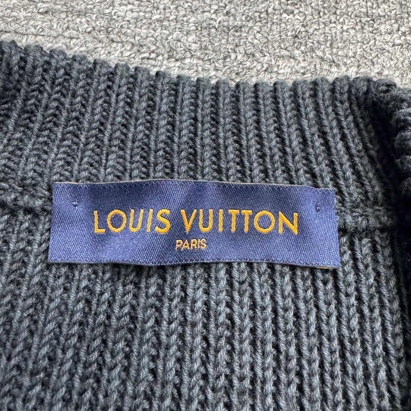 Louis Vuitton LV knit cardigan M stained 98 new Size US M / EU 48-50 / 2 - 3 Thumbnail