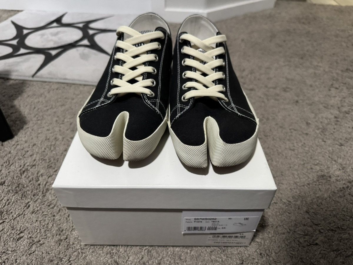 Maison Margiela Maison Margiela Tabi Sneakers Size US 11 / EU 44 - 1 Thumbnail