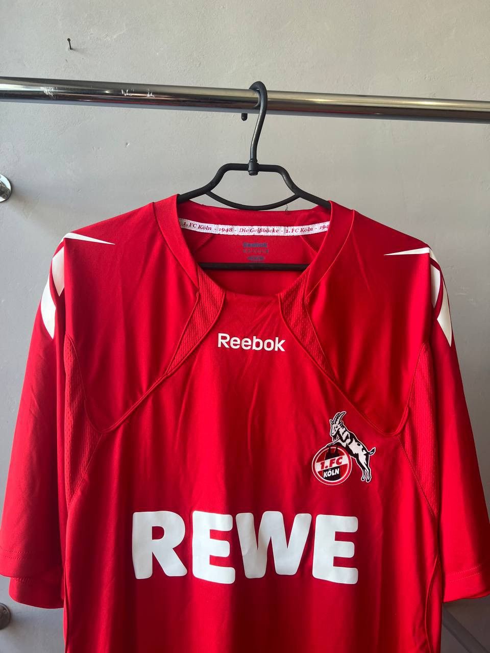 Reebok 2010/12 FC KÖLN HOME SOCCER JERSEY FOOTBALL SHIRT REEBOK XL Size US XL / EU 56 / 4 - 3 Thumbnail