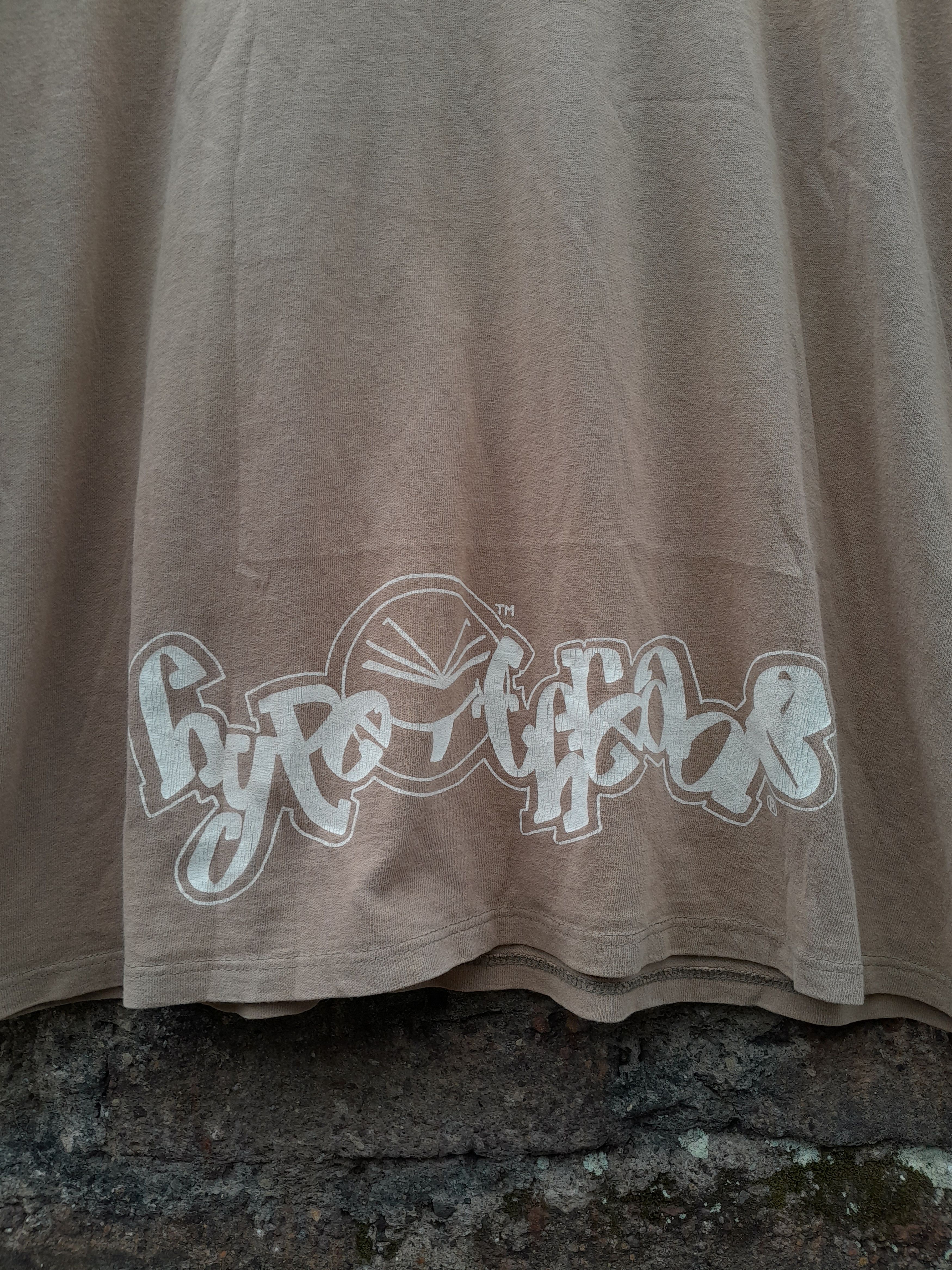 Vintage Vintage 90s Streetwear Hype Threads hip hop t-shirt Size US L / EU 52-54 / 3 - 5 Thumbnail