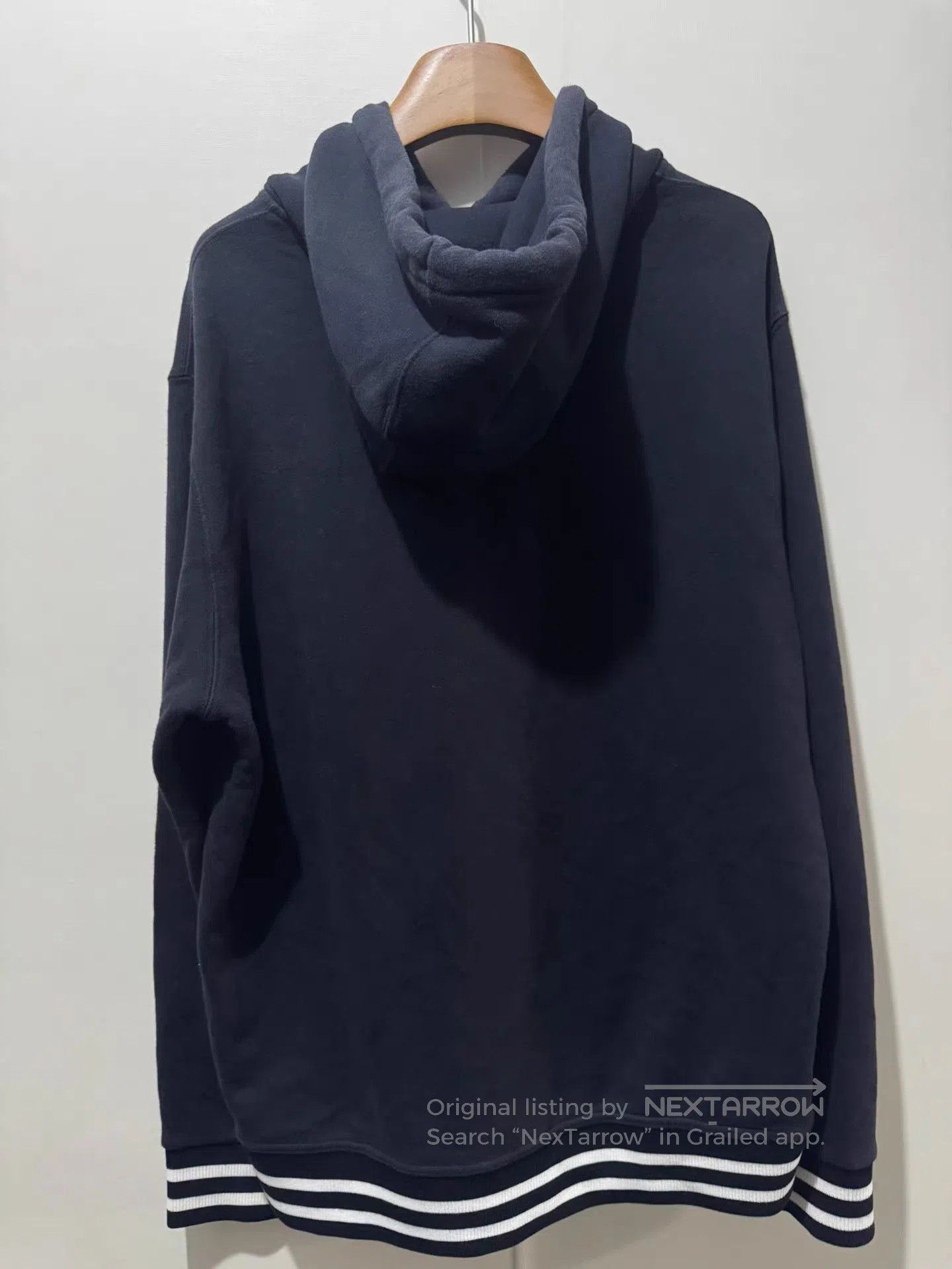 Burberry Black Hoodie with Circular Logo and Striped Hem. Size US M / EU 48-50 / 2 - 2 Thumbnail