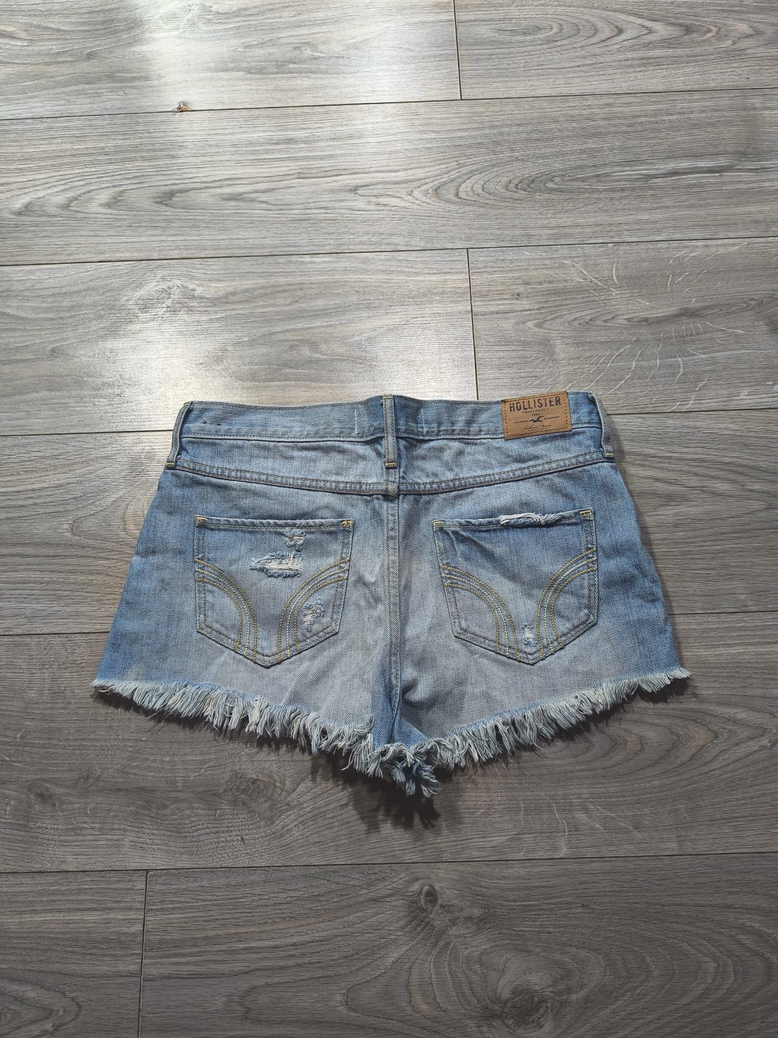 Hollister hollister y2k baddie denim shorts Size 31" - 2 Thumbnail