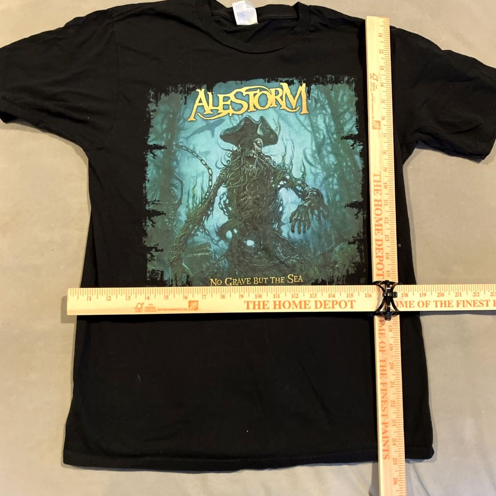 Port & Company Alestorm NO GRAVE BUT THE SEA Album Cover Black Graphic T Shrit M unisex Adults M Size US M / EU 48-50 / 2 - 4 Thumbnail