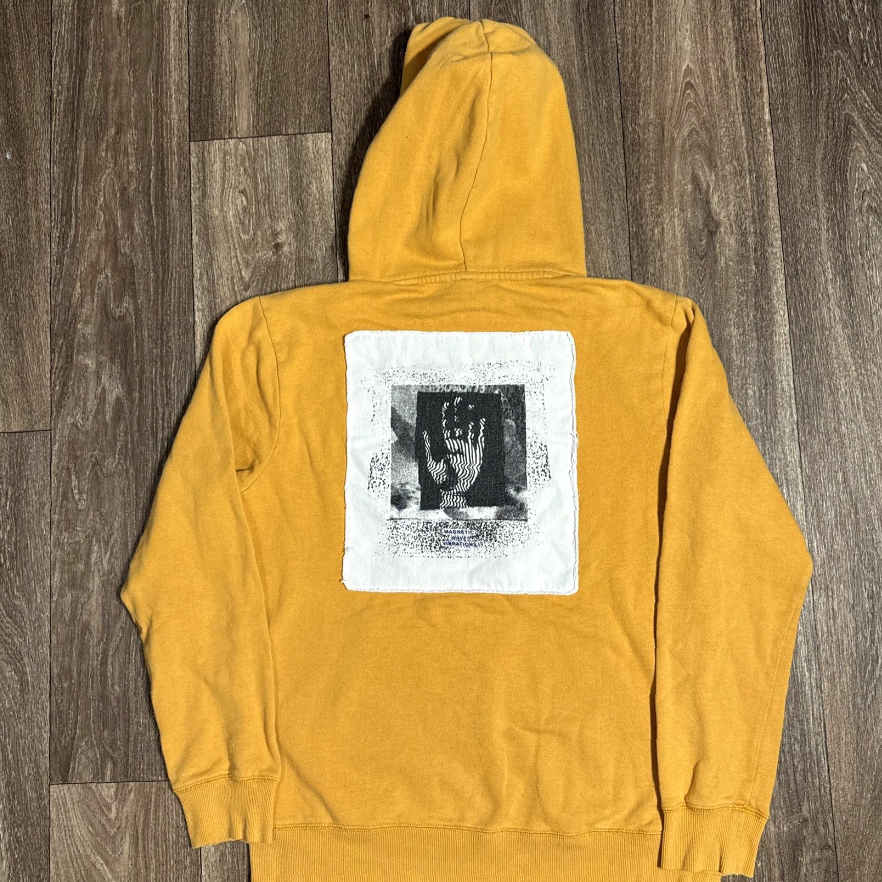 Volcom VINTAGE Volcom Magnetic Wave Operations Double Sided Yellow Hoodie Sweatshirt Mens M Yellow Pullover Skate Surf 90s Size US M / EU 48-50 / 2 - 6 Thumbnail
