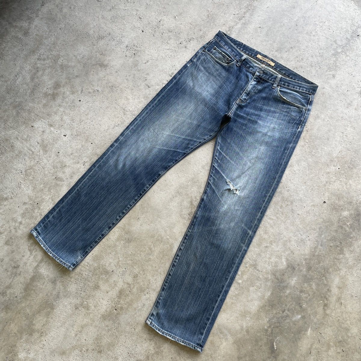 Japanese Brand Vintage Japanese Faded Jeans Denim Pants Distressed W36 Size US 36 / EU 52 - 2 Thumbnail