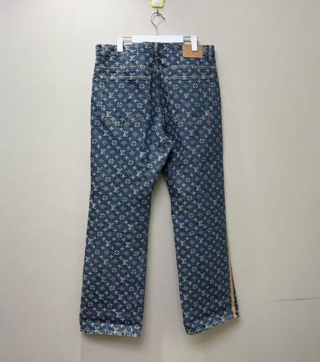 Louis Vuitton louis vuitton blue logo denim pants Size US 36 / EU 52 - 4 Thumbnail