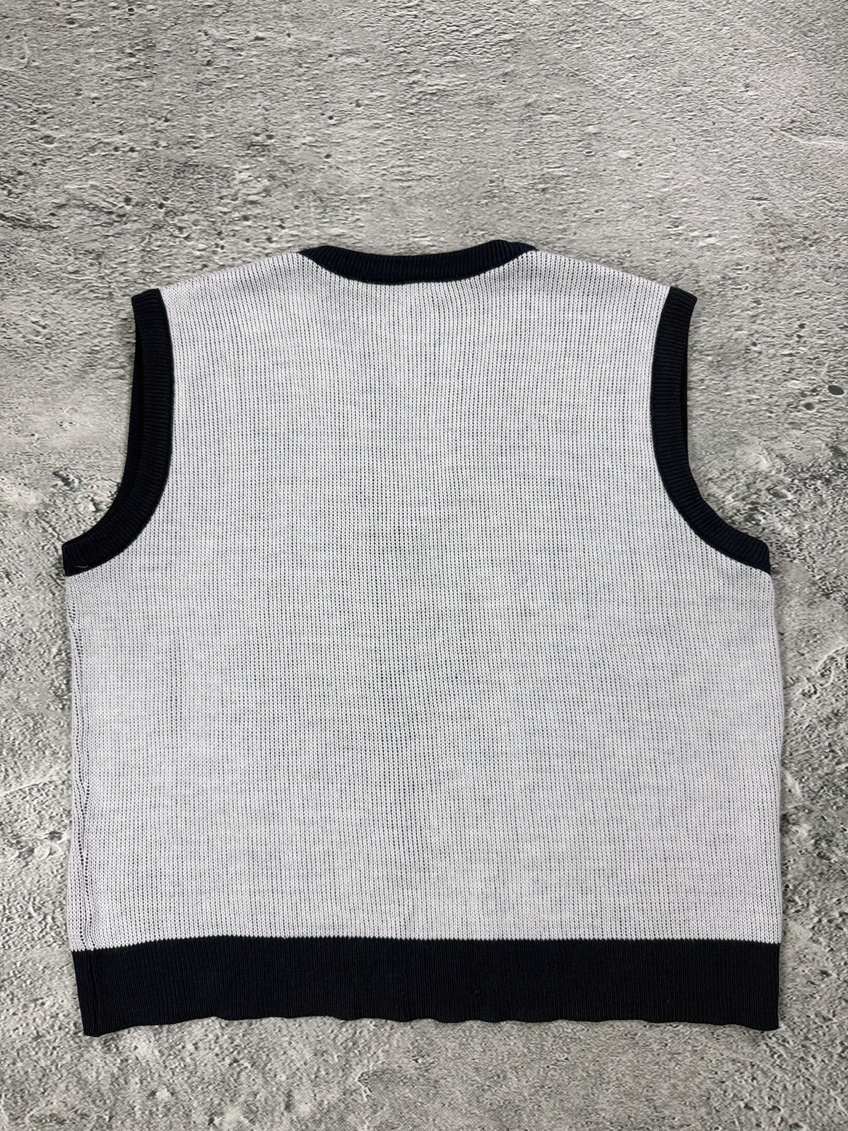 Lacoste Lacoste vintage white sweater vest big logo 80s Size US L / EU 52-54 / 3 - 6 Thumbnail