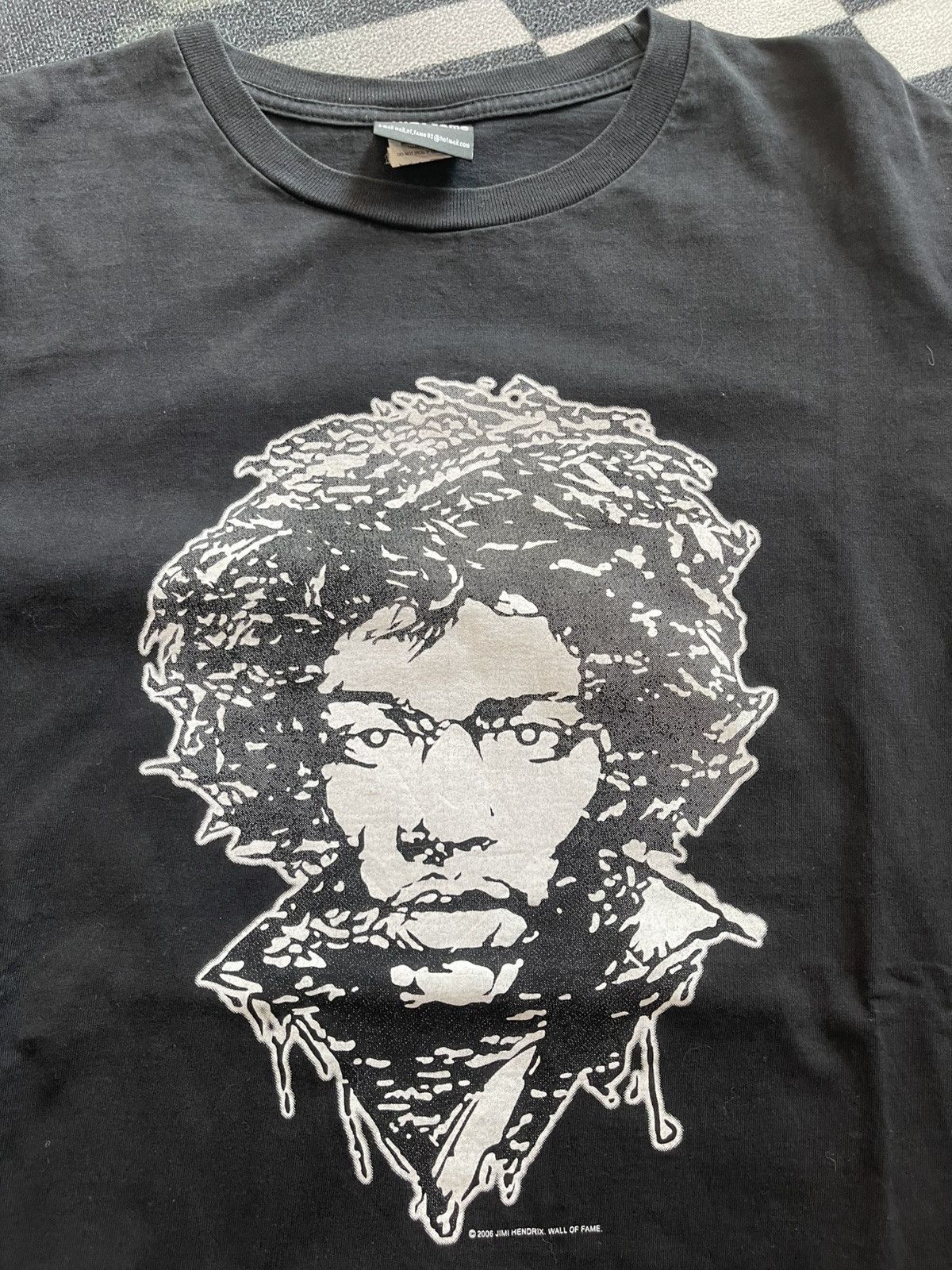Band Tees 2006 Jimi Hendrix "Wall of Fame" Vintage Style Portrait Tee Size US XL / EU 56 / 4 - 3 Thumbnail
