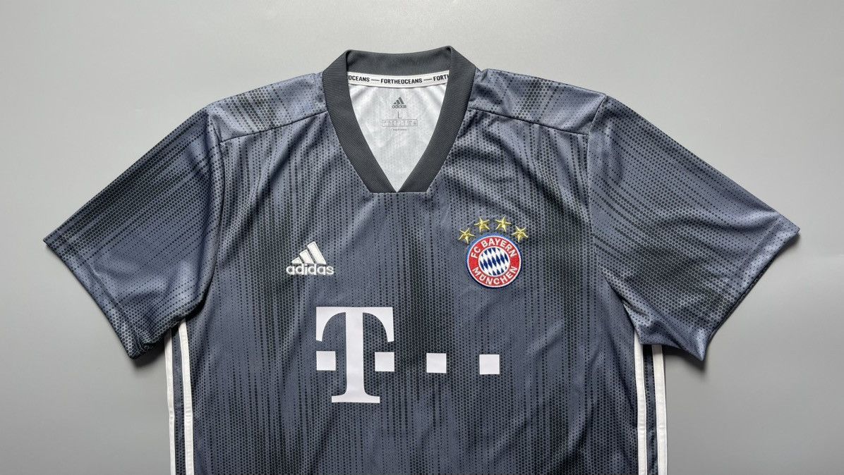 Adidas BAYERN ADIDAS 2018/2019 FOOTBALL SOCCER THIRD JERSEY Size US L / EU 52-54 / 3 - 2 Thumbnail