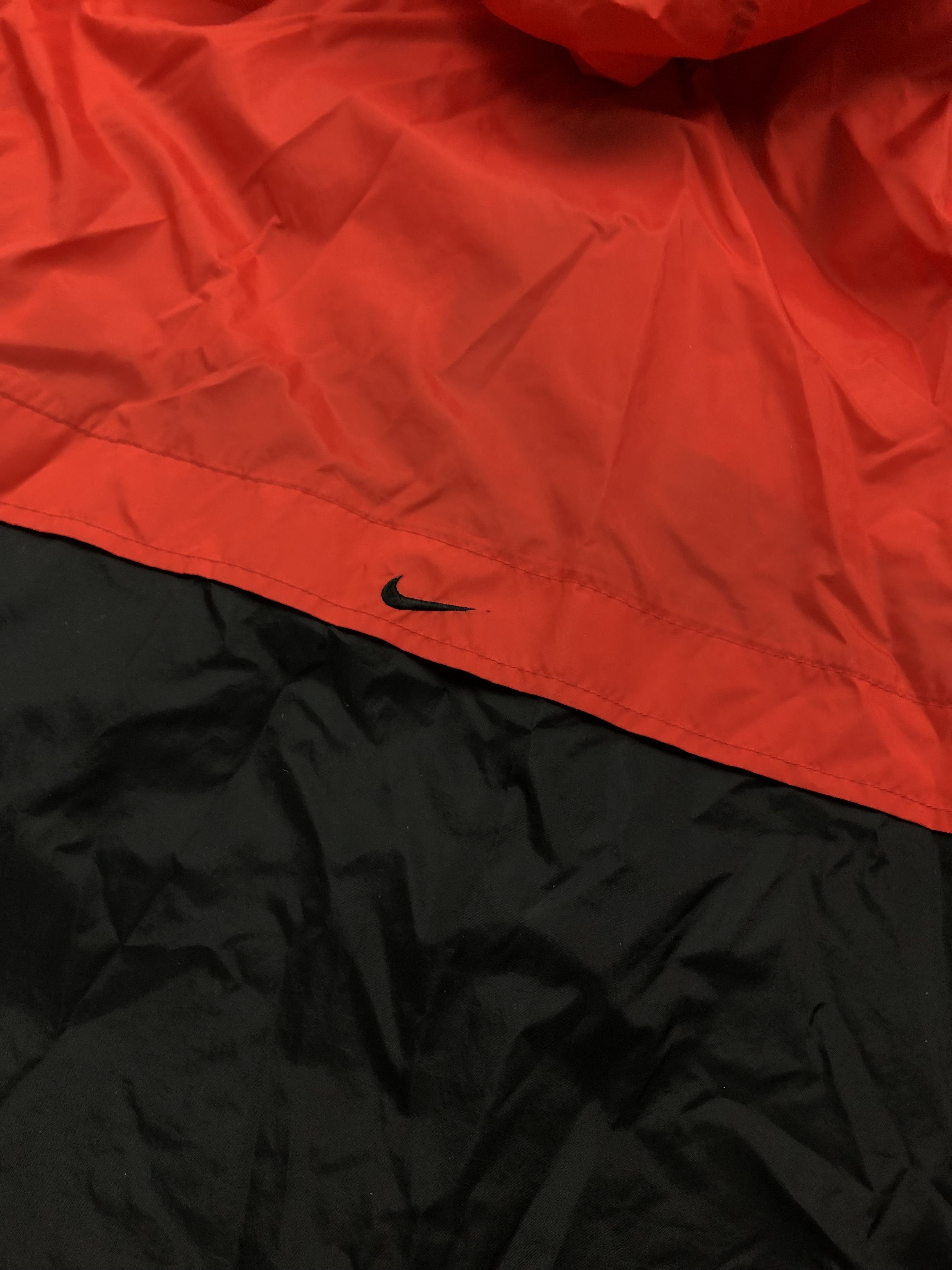 Nike NIKE Vintage 1990s Nylon Hype Jacket Big Logo Red Black Size US M / EU 48-50 / 2 - 18 Thumbnail