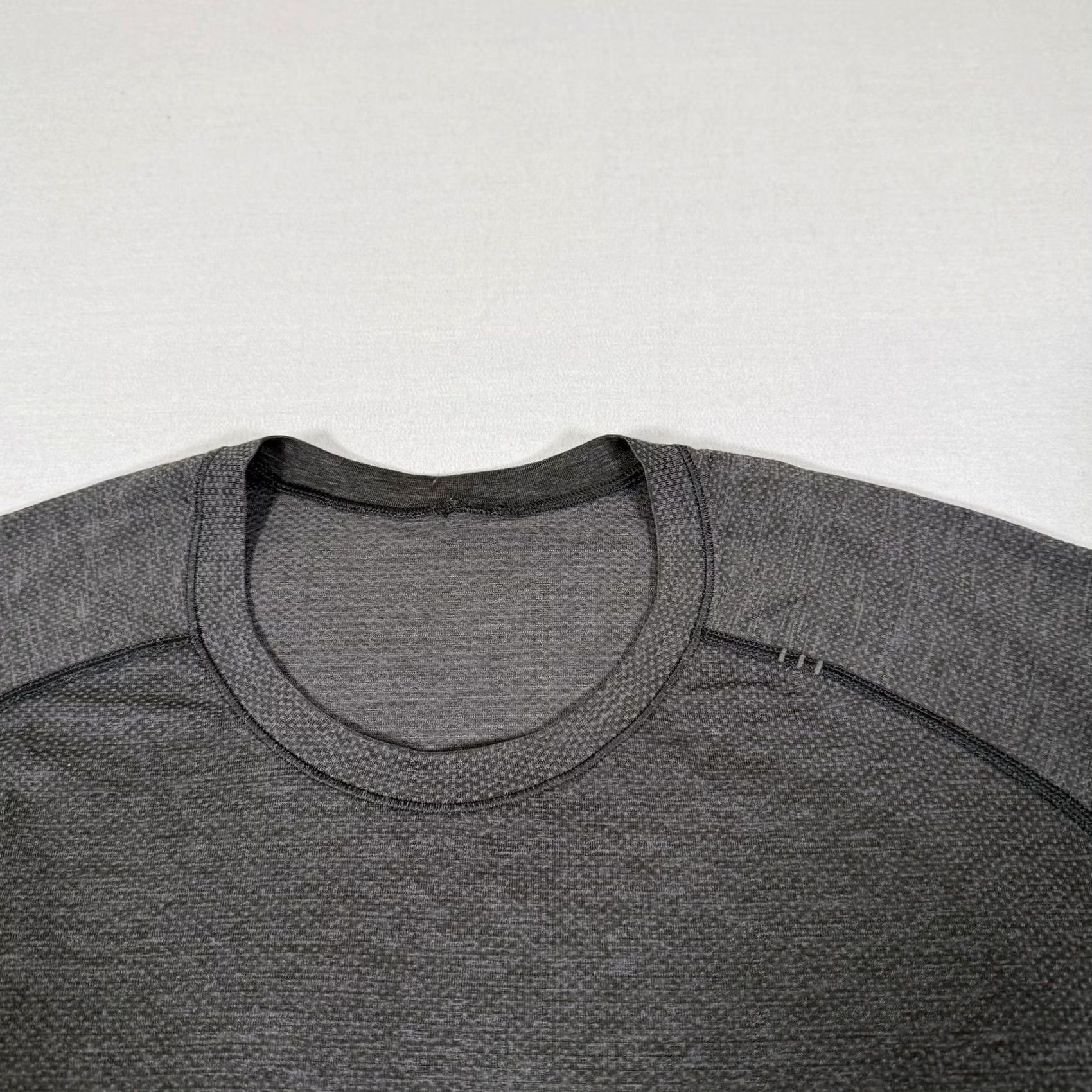 Lululemon Lululemon Shirt Mens Large Gray Metal Vent Tech Seamless Running Tee Performance Size US L / EU 52-54 / 3 - 3 Thumbnail