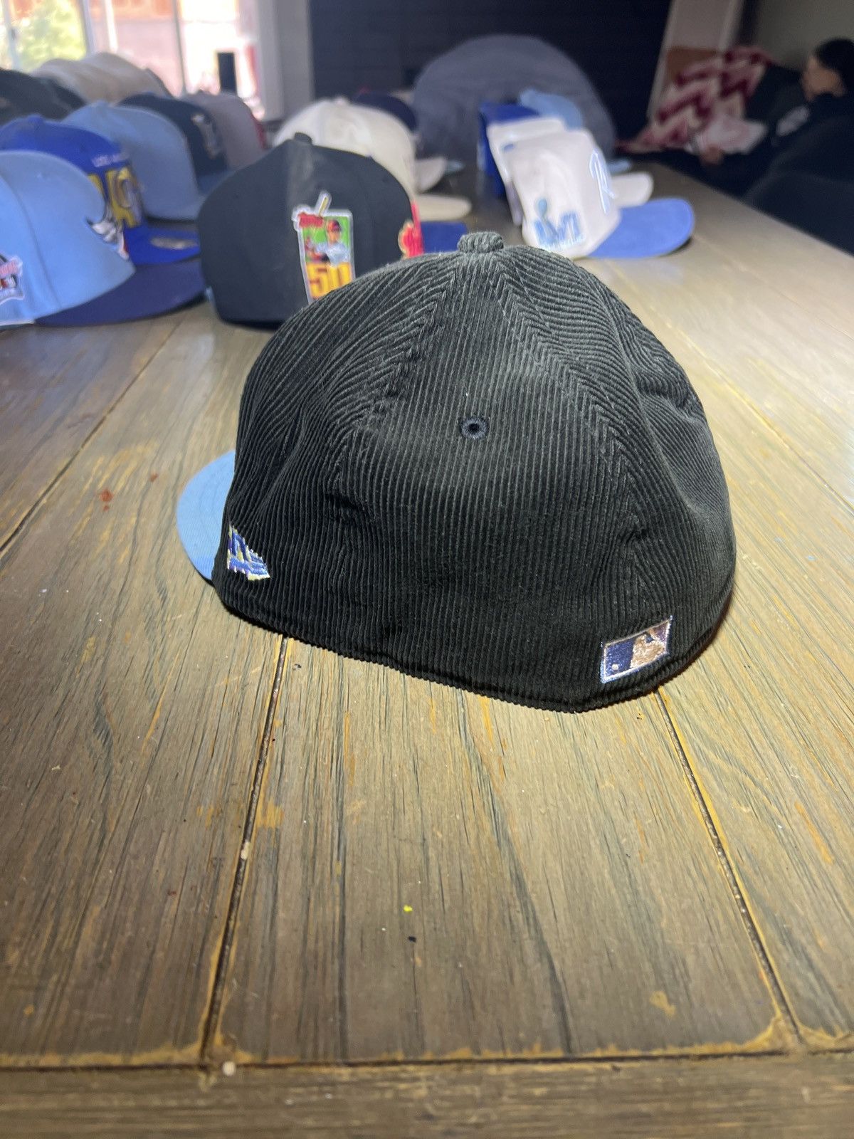 New Era Atlanta Braves corduroy Fitted 7 3/8 Size ONE SIZE - 3 Thumbnail