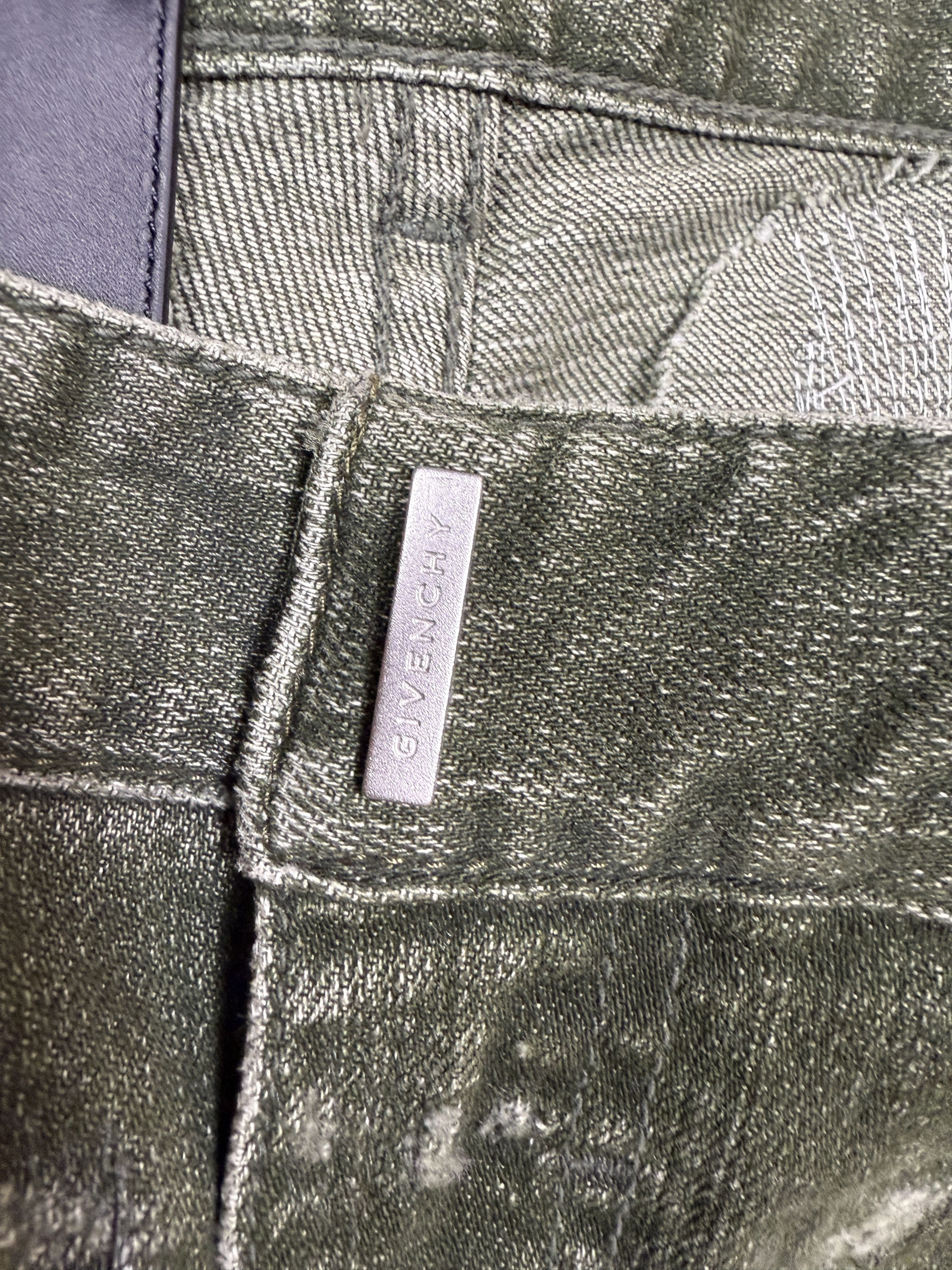 Givenchy $2000 Givenchy Slim Fit Tapered Distressed Paint Jeans Size US 32 / EU 48 - 7 Thumbnail
