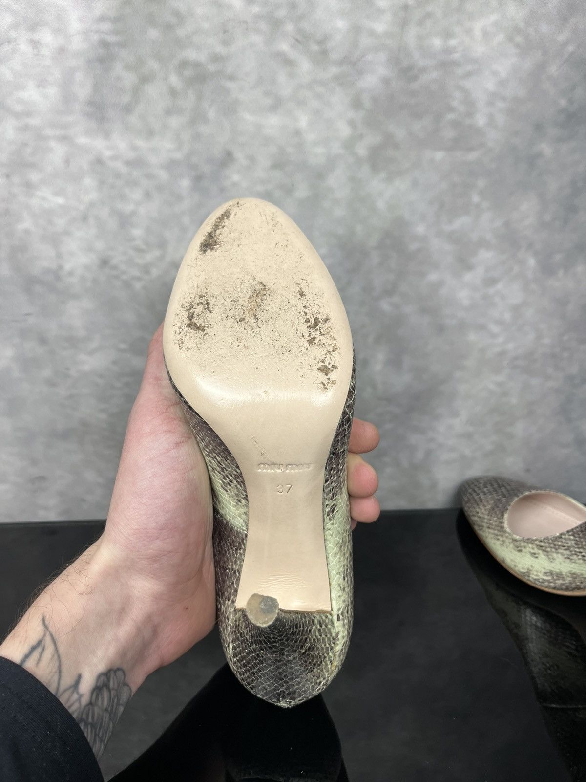 Miu Miu MIU MIU Snakeskin Ayers Pointed Toe Pumps Agave Green EU 37 Size US 7 / IT 37 - 9 Thumbnail