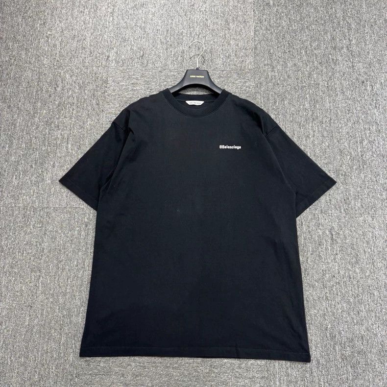 Balenciaga Balenciaga Embroidered monogram short sleeve Size US S / EU 44-46 / 1 - 1 Thumbnail