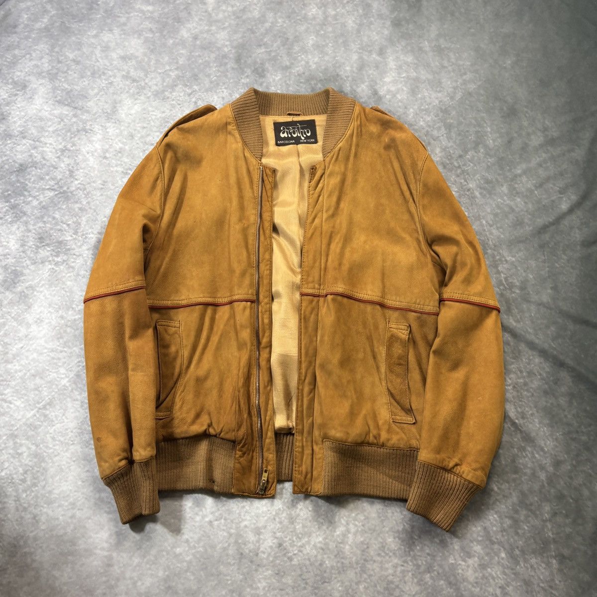 Other × Vintage 1970s Suede Bomber Jacket 70s Vintage Spanish Wheat Brown S Size US S / EU 44-46 / 1 - 2 Thumbnail