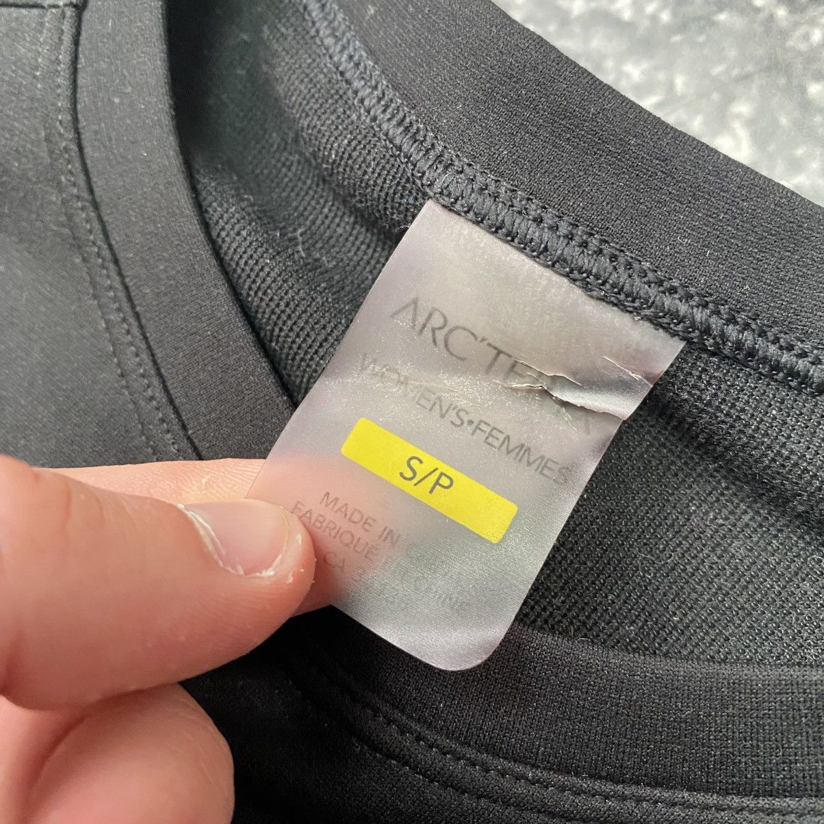 Arc'teryx × Vintage Women’s Arcteryx Termo Fit outdoor Longsleeve Size S / US 4 / IT 40 - 5 Thumbnail
