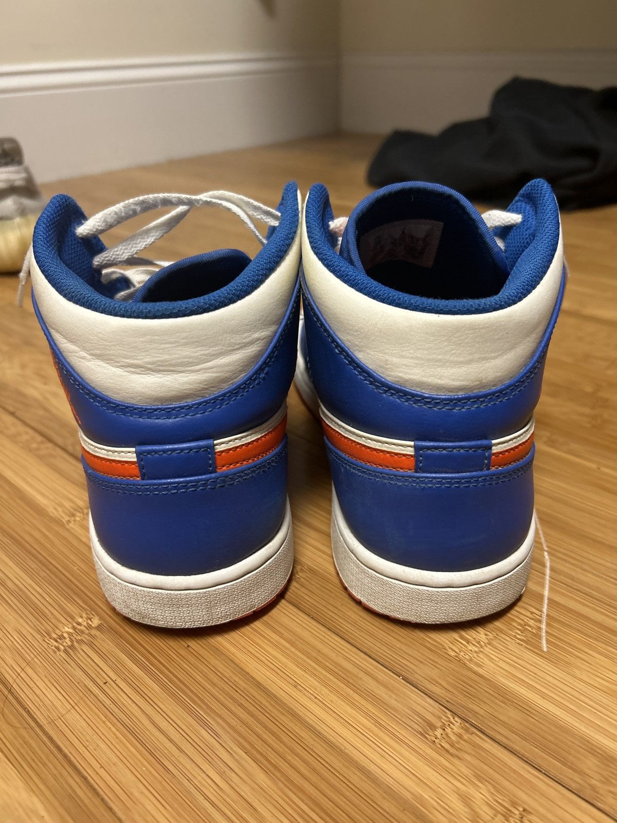 Jordan Brand Jordan 1 mid knicks Size US 10 / EU 43 - 4 Thumbnail