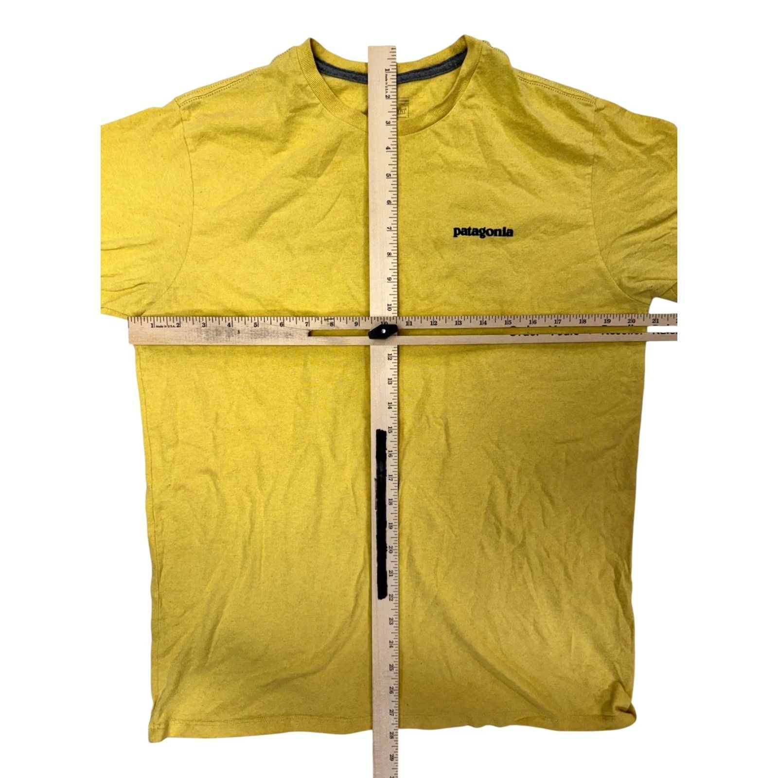 Patagonia VINTAGE Patagonia Responsibili-Tee Mens M Medium Yellow Short Sleeve Graphic Logo Size US 31 - 4 Thumbnail