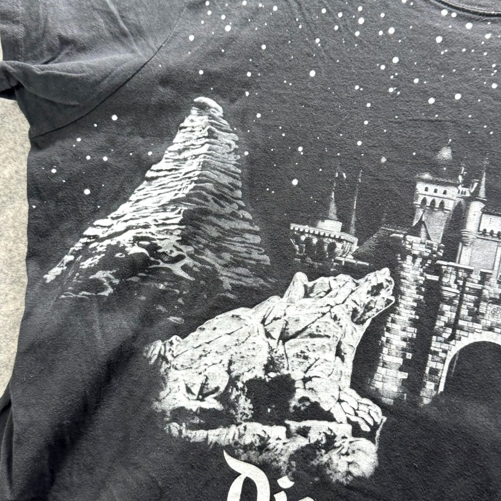 Vintage Disneyland Shirt Mens M Black Castle Mickey Graphic Tee Crewneck Cotton Tagless Size US M / EU 48-50 / 2 - 4 Thumbnail