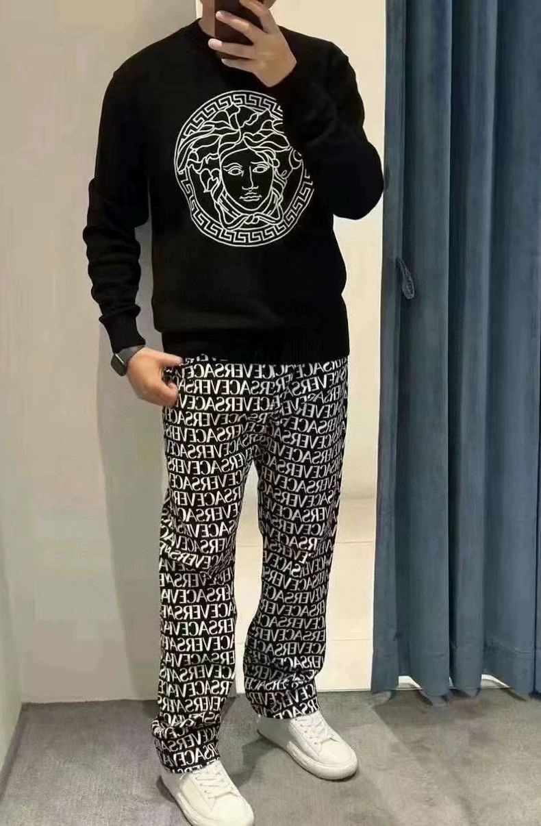 Versace Versace Men's loose full-letter logo casual jeans Size US 33 - 8 Thumbnail
