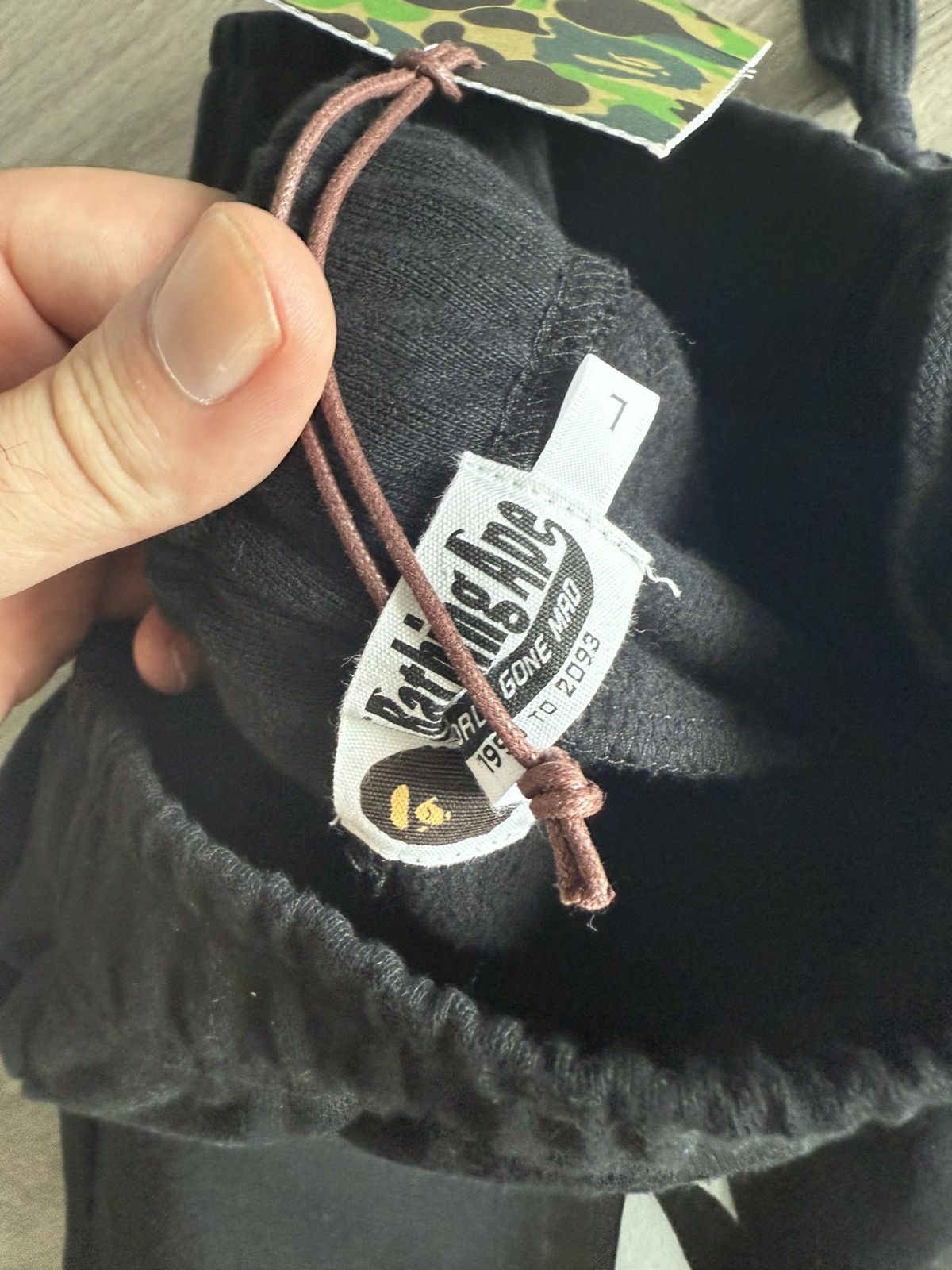 Bape Bape Shark Sweats Size US 32 / EU 48 - 4 Thumbnail