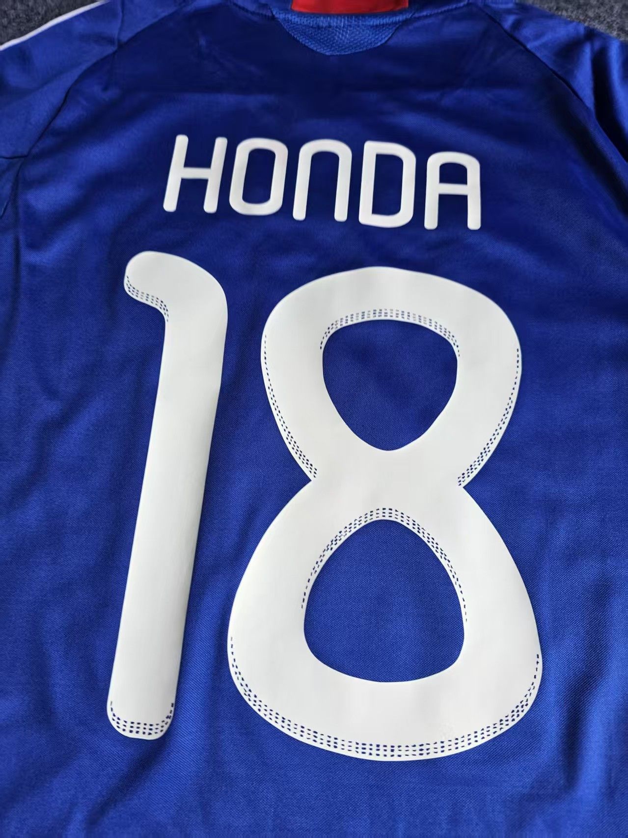 Other 2010 Japan #18 Keisuke Honda Jersey Size US S / EU 44-46 / 1 - 4 Thumbnail