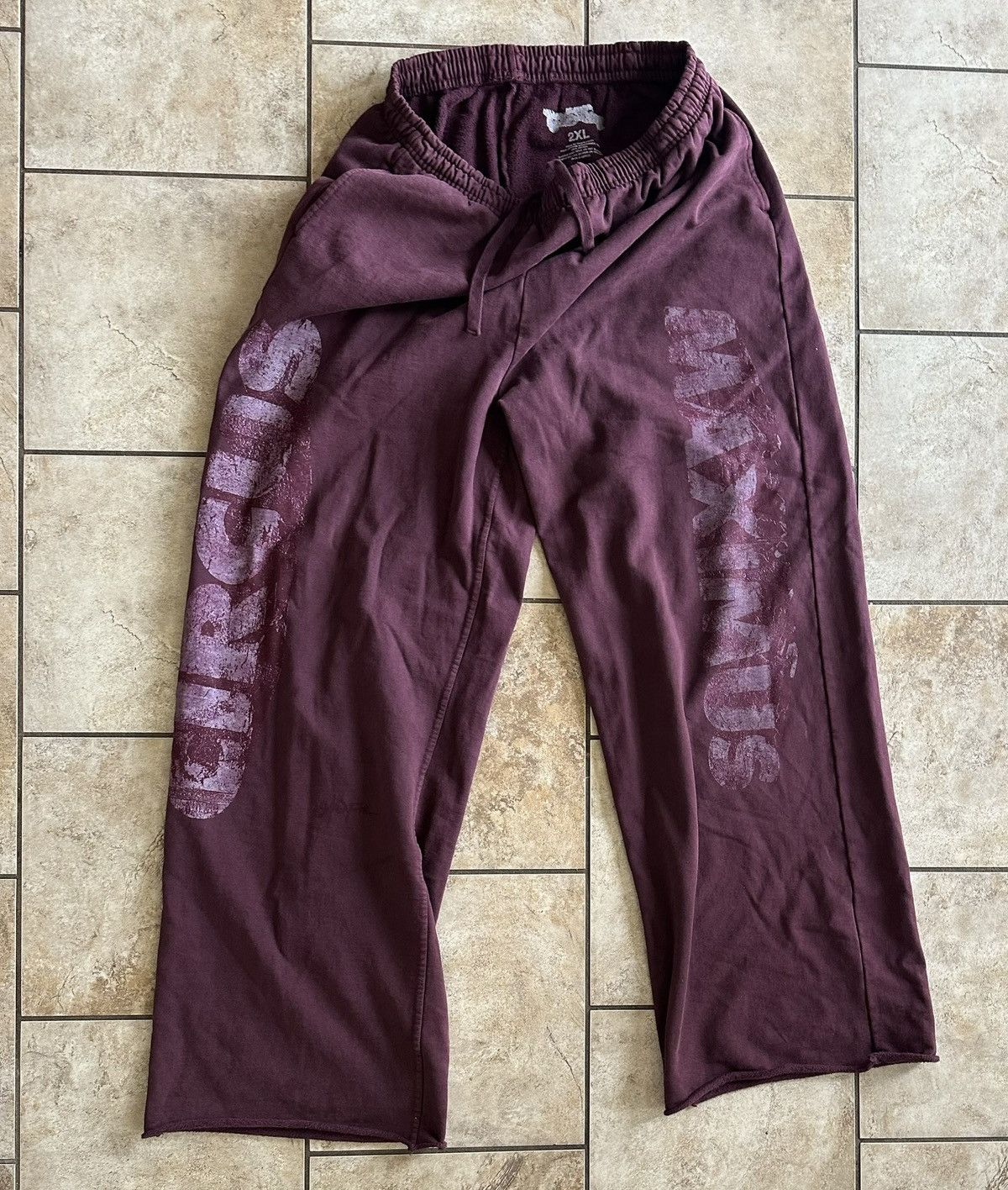 TRAVIS SCOTT CIRCUS MAXIMUS AUSTRALIA LEG SWEATS/NEW 2XL